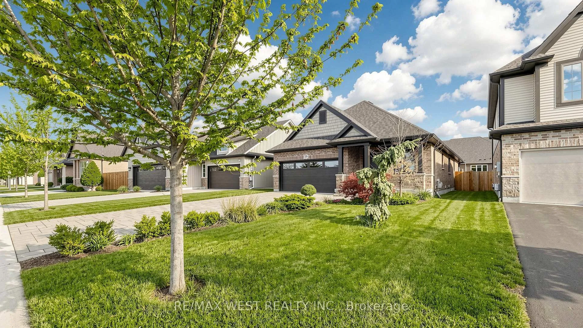 Photo 3 of 20 Secord Street, Thorold, Hurricane/Merrittville — HOMEH