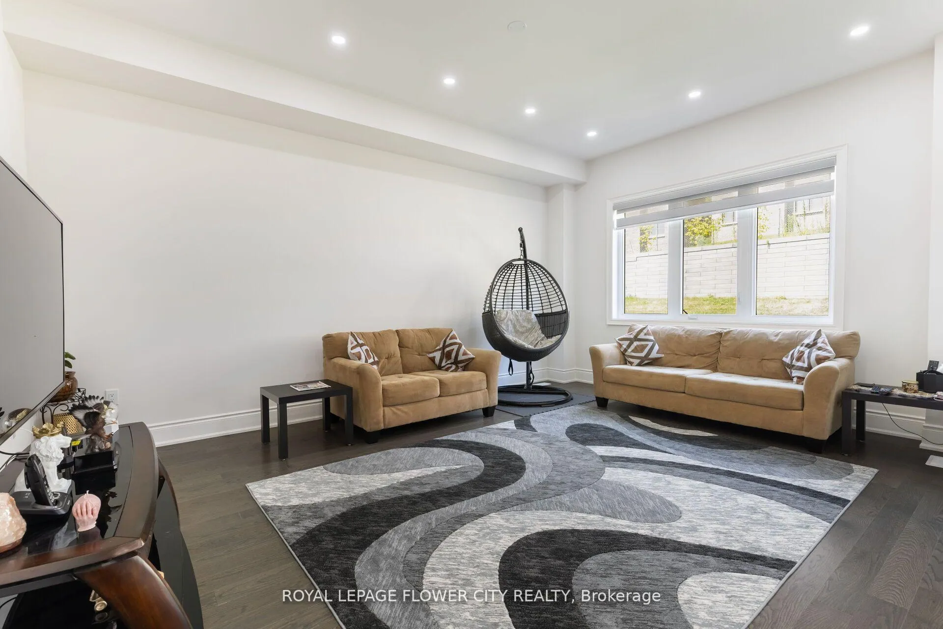 Photo 14 of 48 James Walker Avenue, Caledon, Caledon East — HOMEH