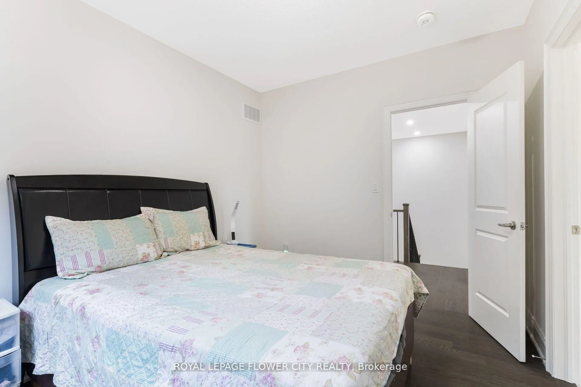 Photo 42 of 48 James Walker Avenue, Caledon, Caledon East — HOMEH
