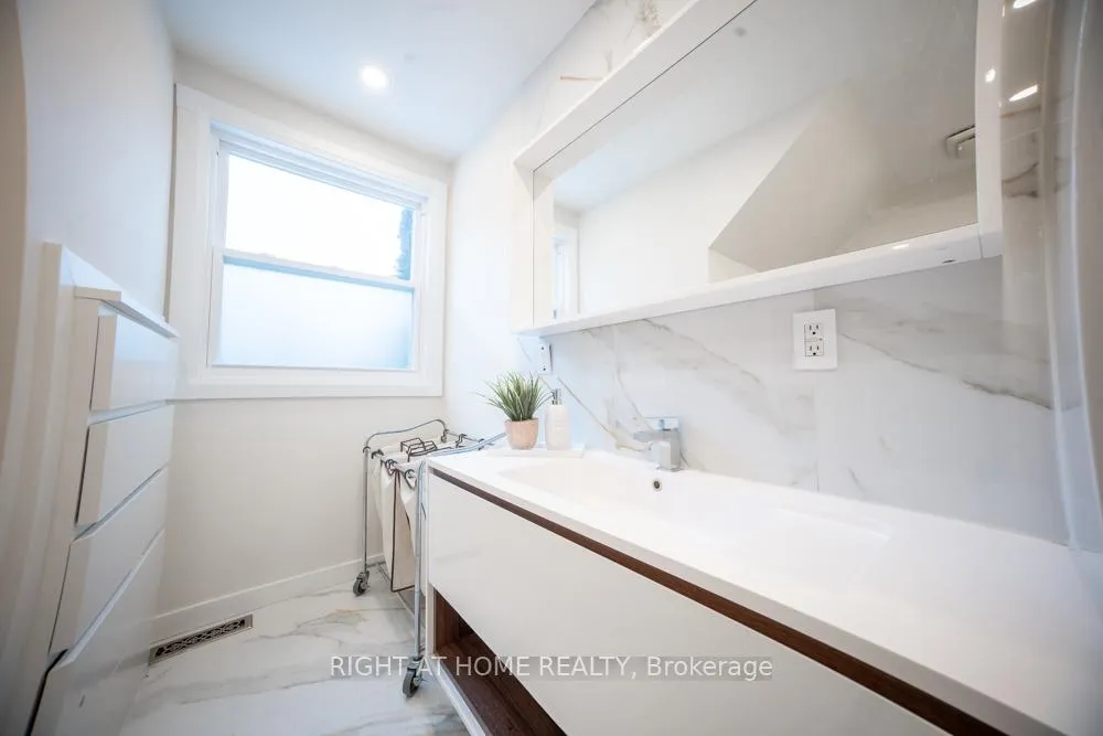 Photo 23 of 155 Cheverie Street, Oakville, Ford — HOMEH