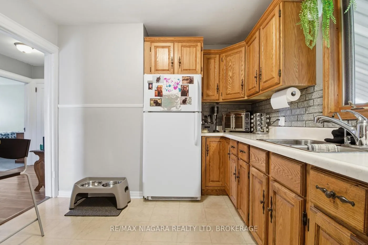 Photo 5 of 85 Wiley Street, St. Catharines, Downtown — HOMEH