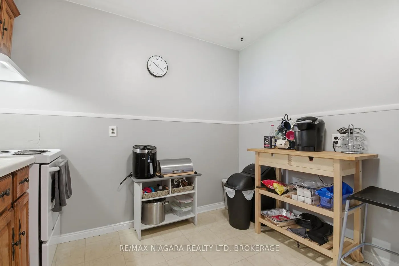 Photo 7 of 85 Wiley Street, St. Catharines, Downtown — HOMEH