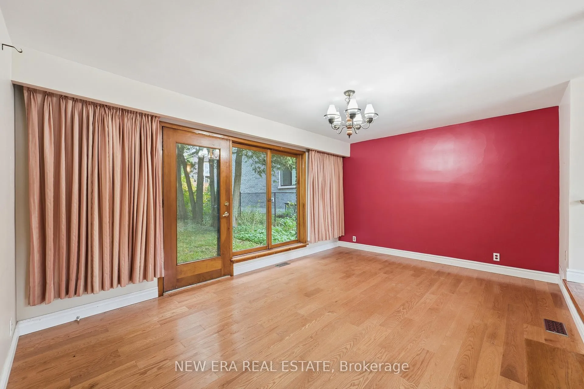 Photo 10 of 508 Cliffview Road, Pickering, West Shore — HOMEH