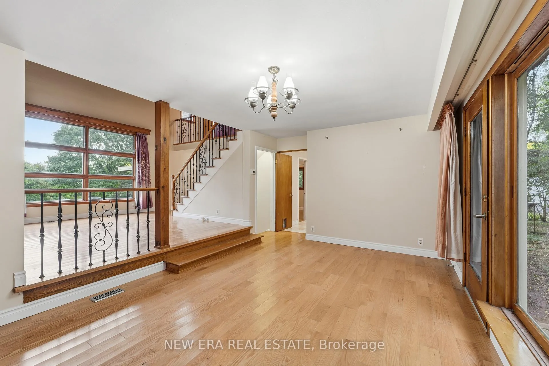 Photo 12 of 508 Cliffview Road, Pickering, West Shore — HOMEH