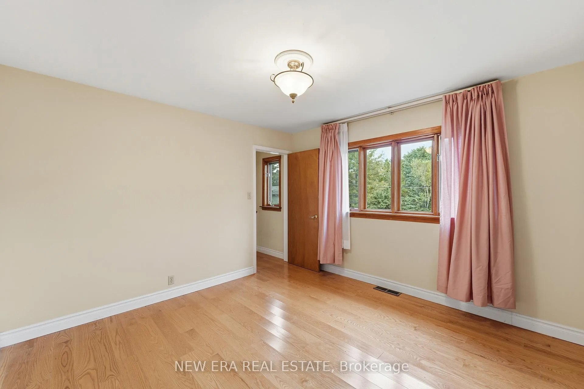 Photo 24 of 508 Cliffview Road, Pickering, West Shore — HOMEH