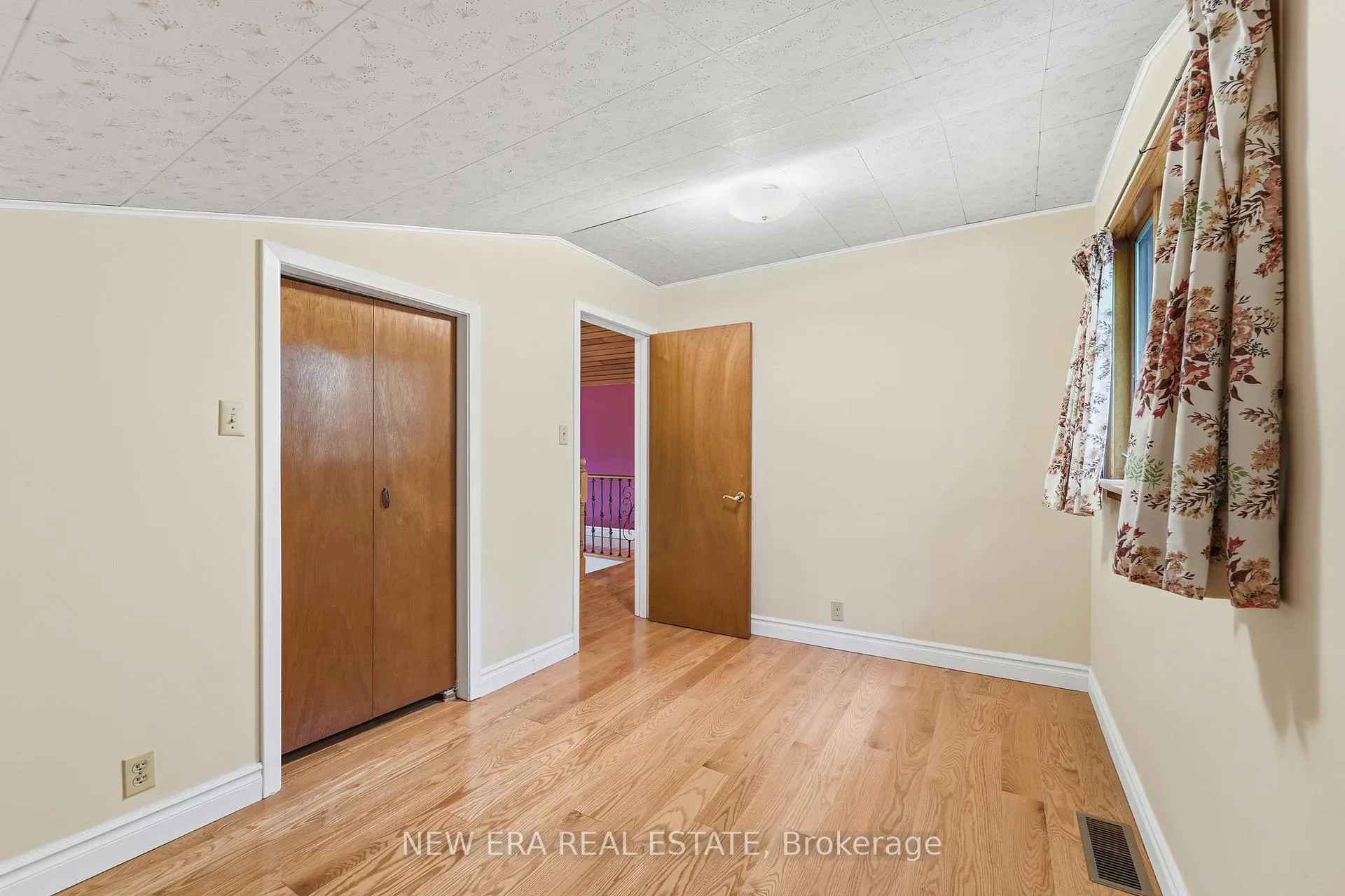 Photo 29 of 508 Cliffview Road, Pickering, West Shore — HOMEH