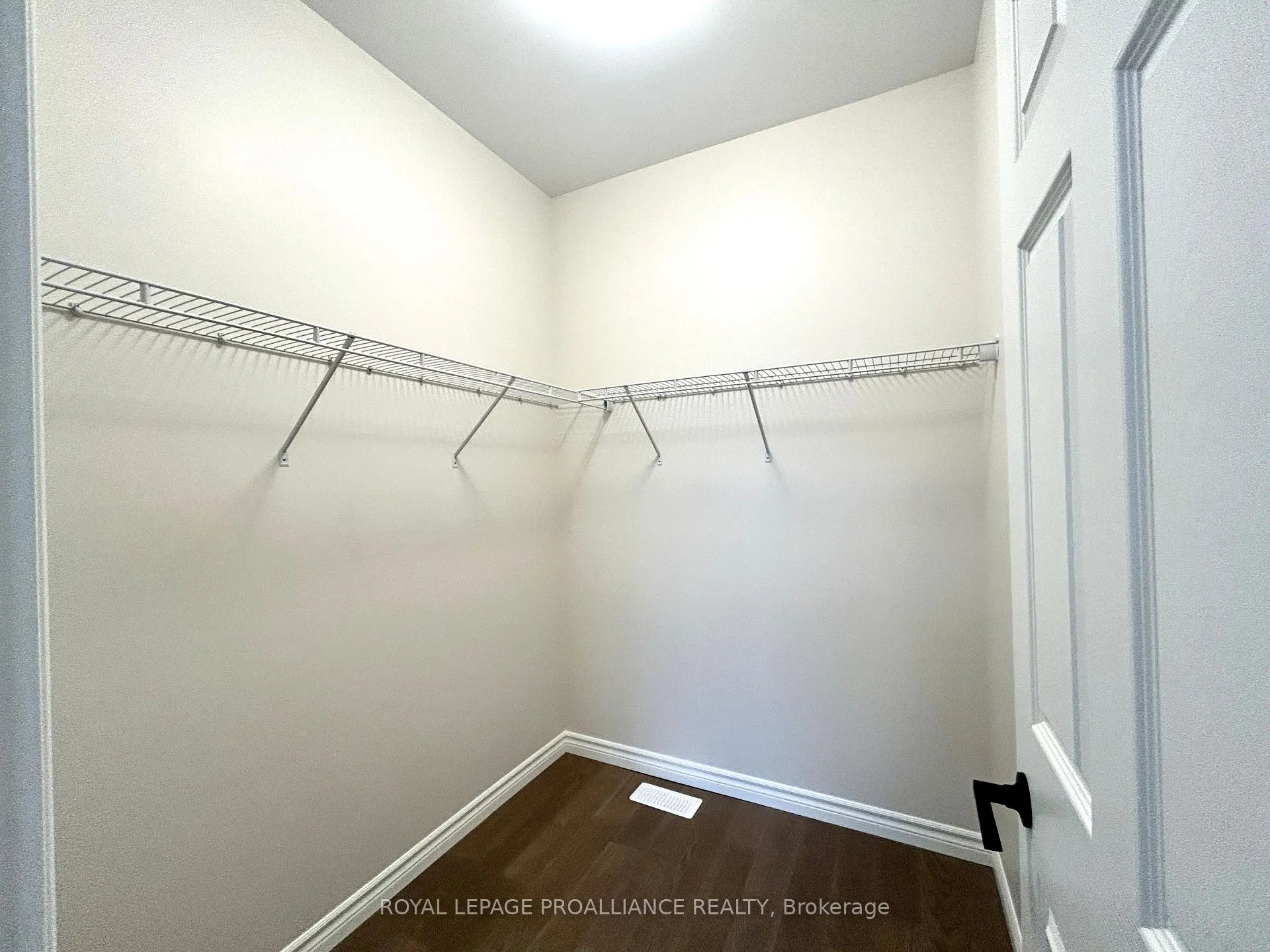 Photo 5 of 83 Athabaska Drive, Belleville, Thurlow Ward — HOMEH