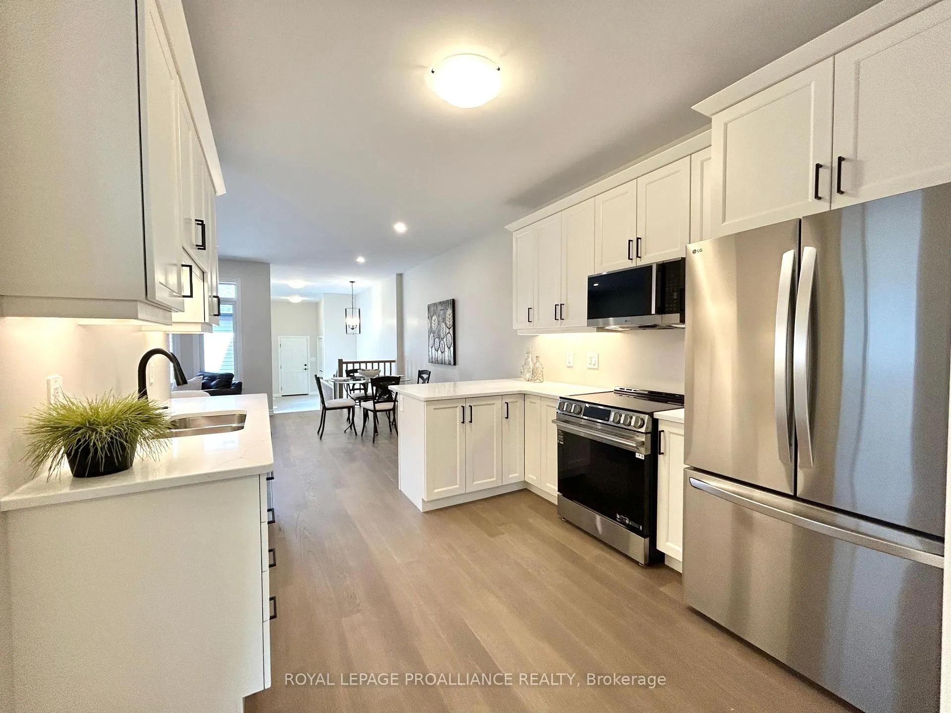 Photo 8 of 83 Athabaska Drive, Belleville, Thurlow Ward — HOMEH