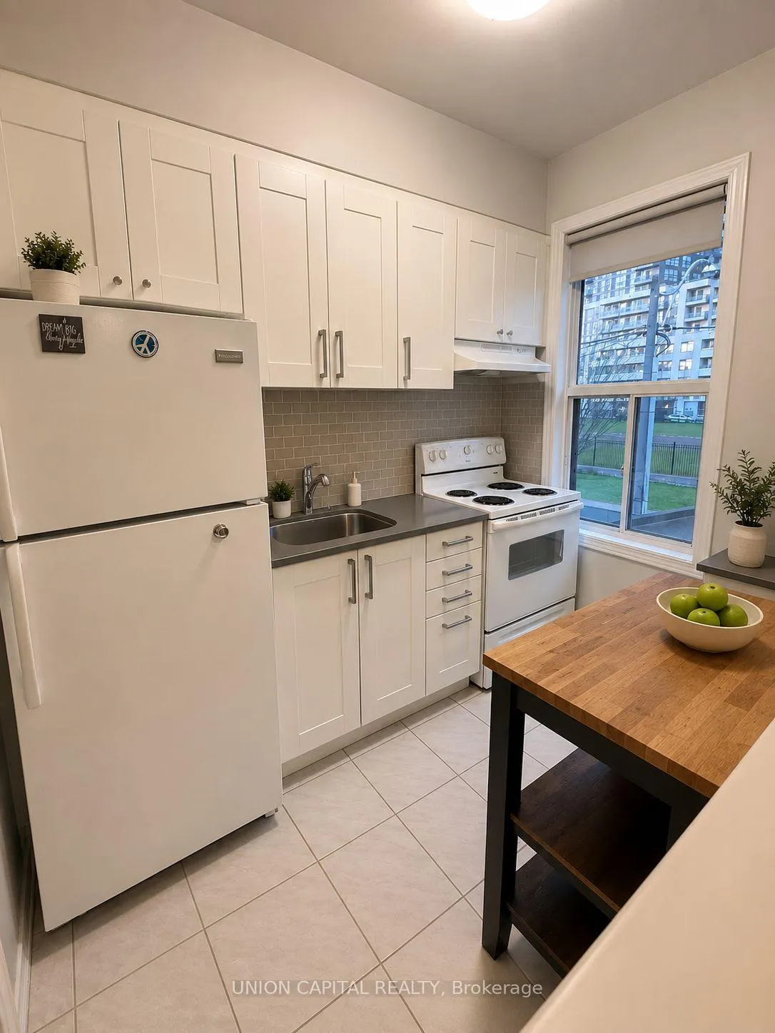 Photo 7 of 286 Robert Street, Toronto, University — HOMEH