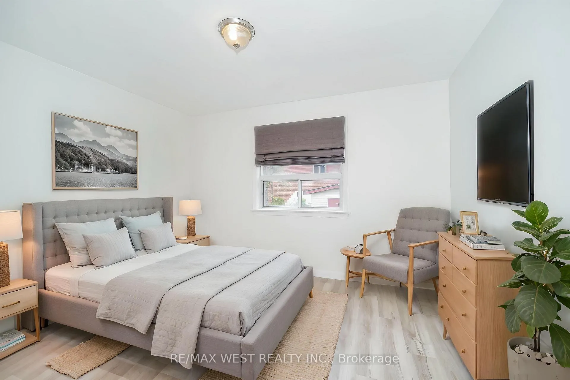 Photo 5 of 23 Irwin Road, Etobicoke, Elms-Old Rexdale — HOMEH