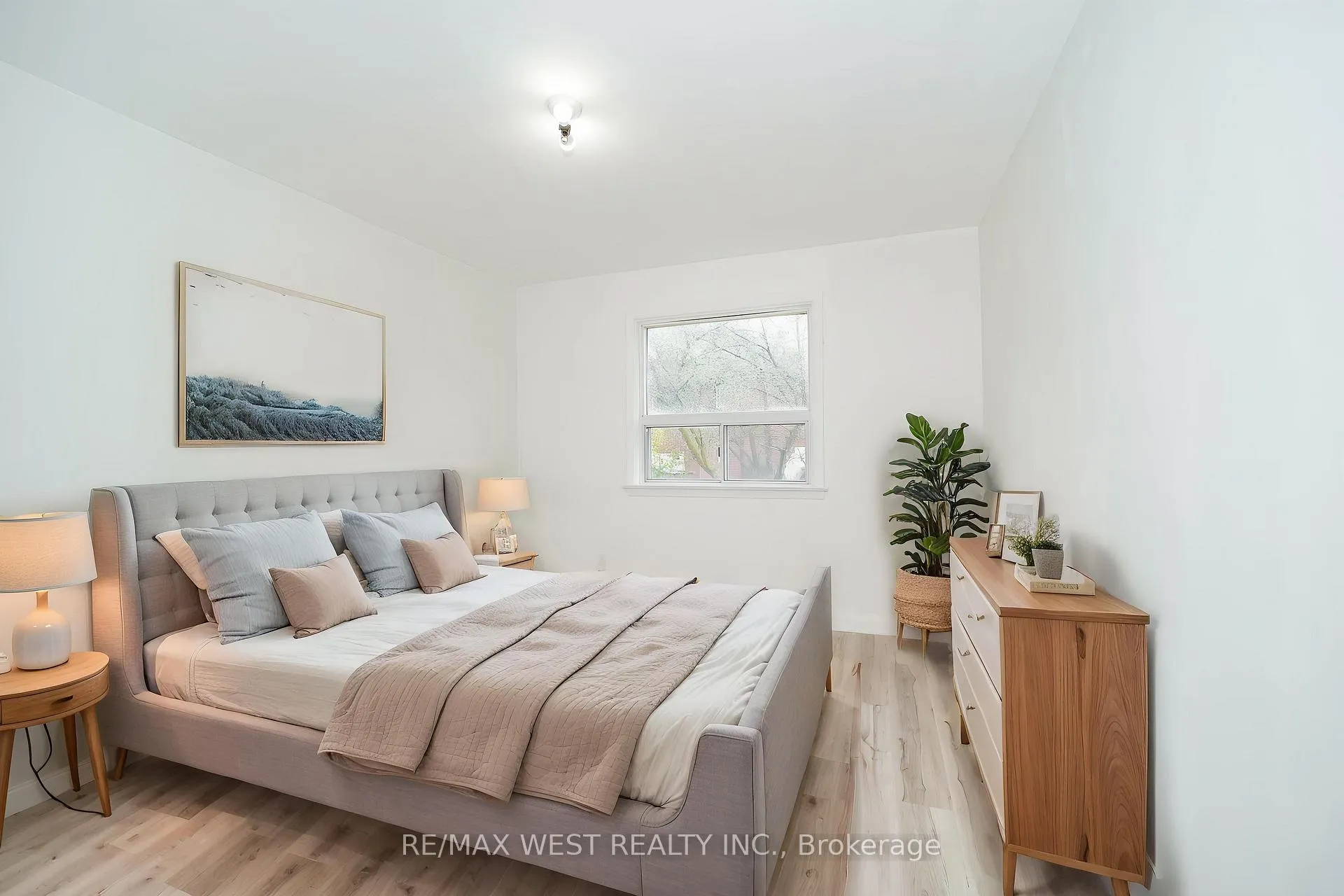 Photo 6 of 23 Irwin Road, Etobicoke, Elms-Old Rexdale — HOMEH