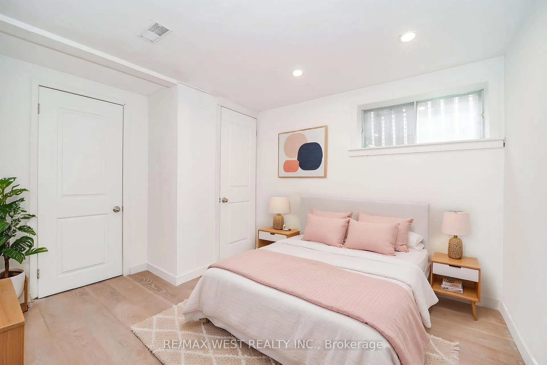 Photo 12 of 23 Irwin Road, Etobicoke, Elms-Old Rexdale — HOMEH