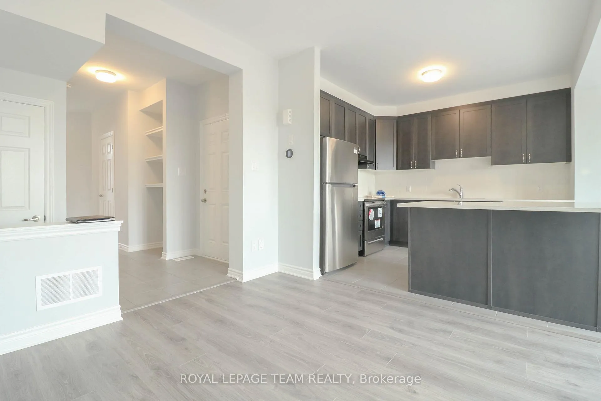 Photo 4 of 524 Culdaff Road, Ottawa, Stittsville (North) — HOMEH