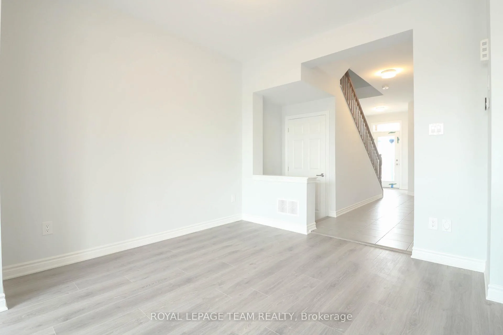 Photo 5 of 524 Culdaff Road, Ottawa, Stittsville (North) — HOMEH