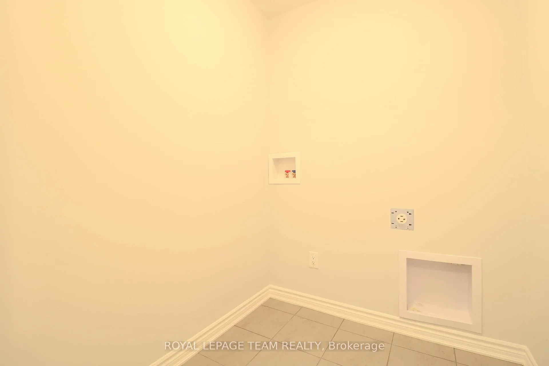Photo 20 of 524 Culdaff Road, Ottawa, Stittsville (North) — HOMEH