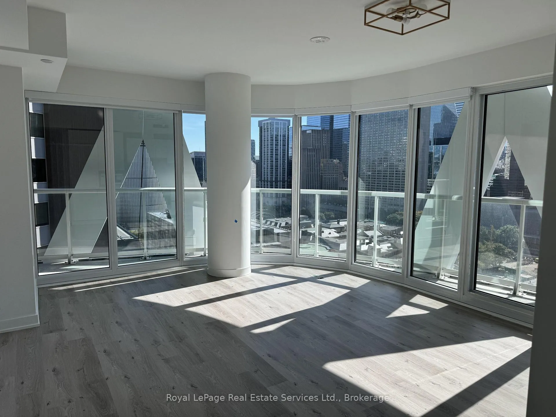 Photo 1 of Unit 1814, 230 Simcoe Street, Toronto, Kensington-Chinatown — HOMEH