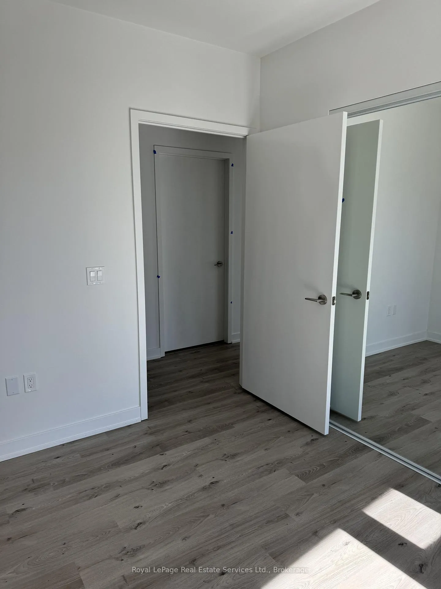 Photo 15 of Unit 1814, 230 Simcoe Street, Toronto, Kensington-Chinatown — HOMEH