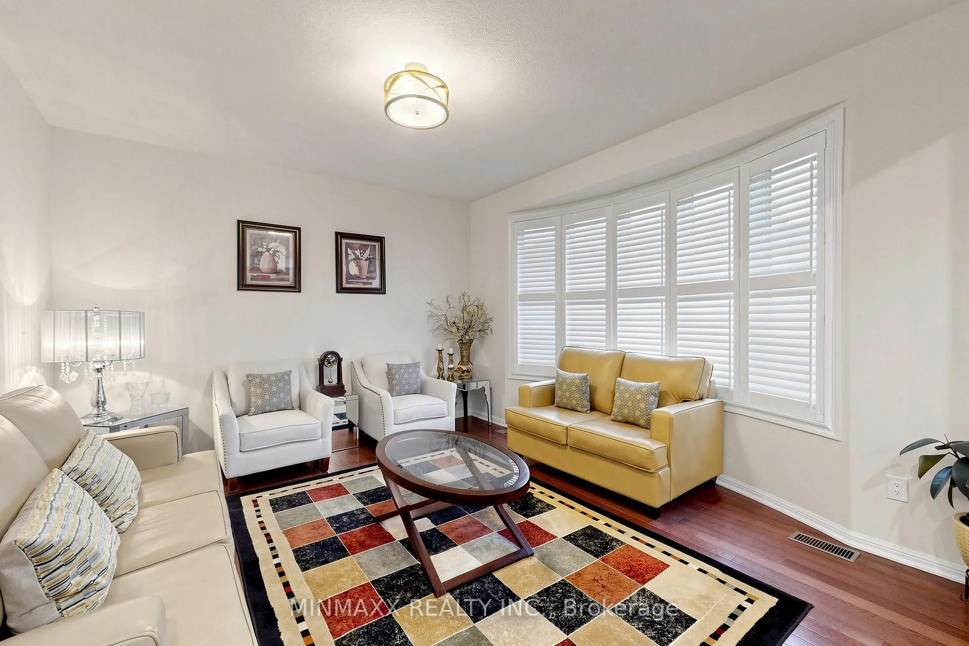 Photo 2 of 916 Minchin Way, Milton, Harrison — HOMEH