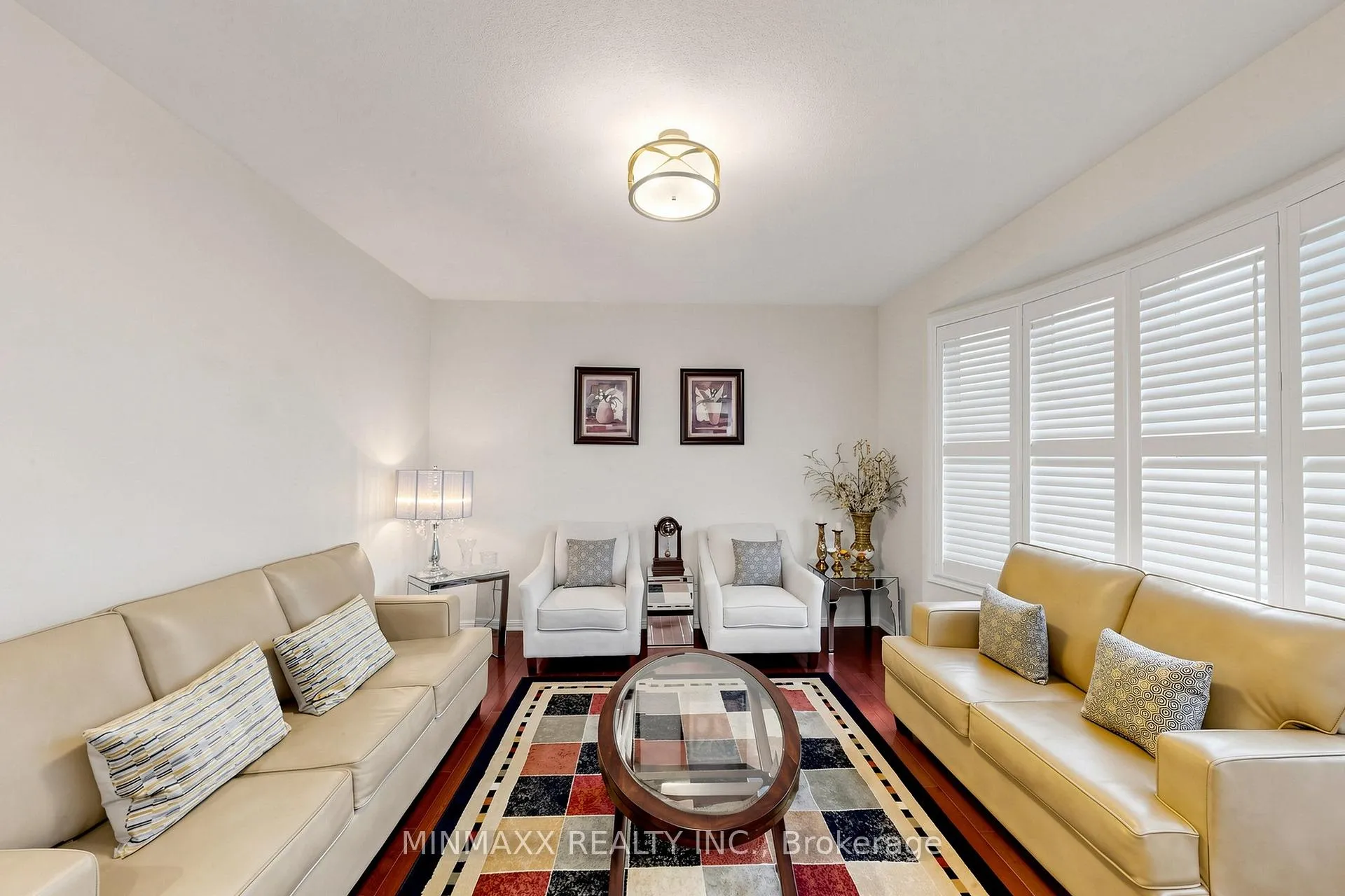 Photo 3 of 916 Minchin Way, Milton, Harrison — HOMEH