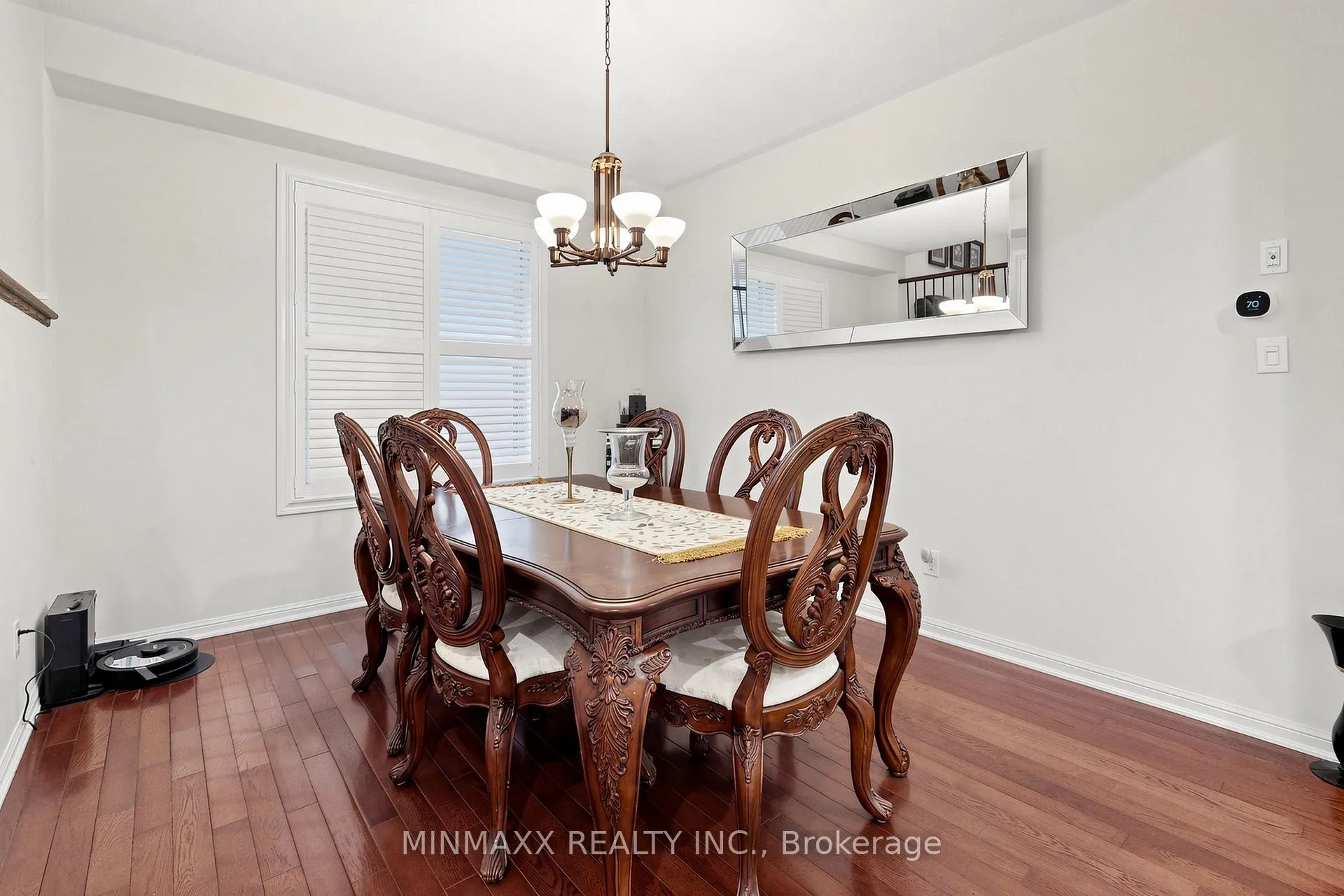 Photo 7 of 916 Minchin Way, Milton, Harrison — HOMEH