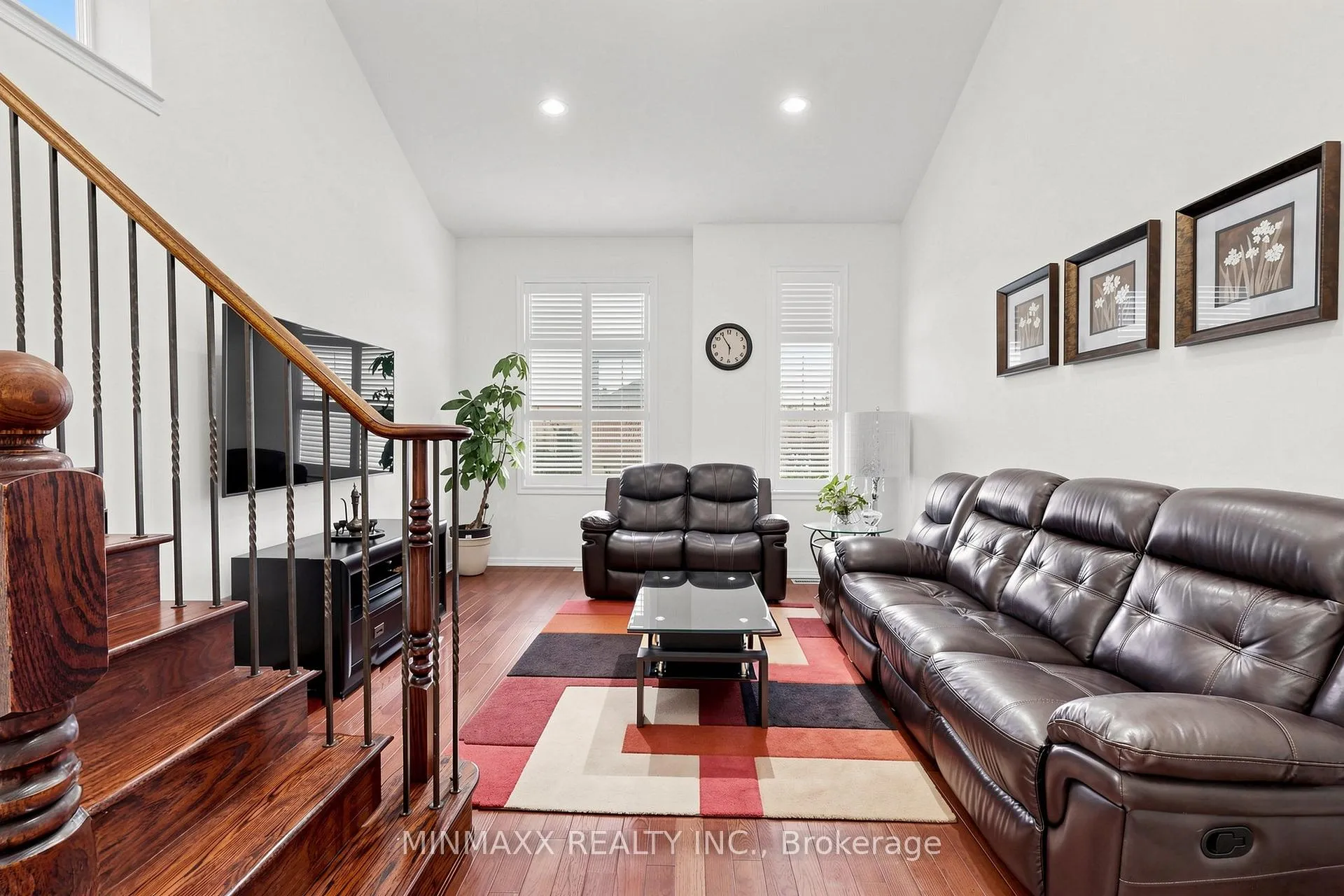 Photo 23 of 916 Minchin Way, Milton, Harrison — HOMEH