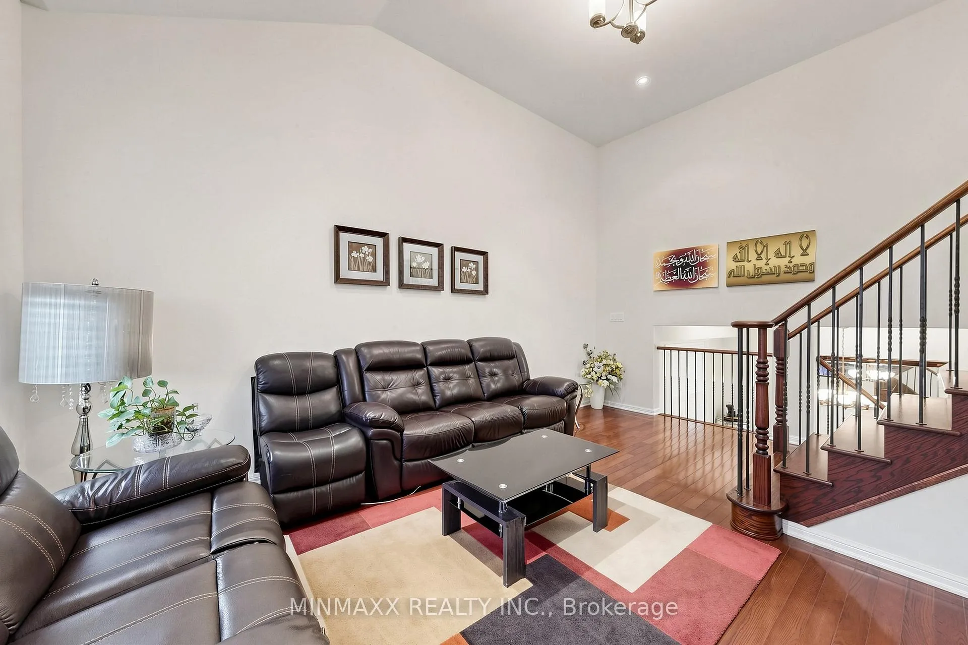 Photo 26 of 916 Minchin Way, Milton, Harrison — HOMEH