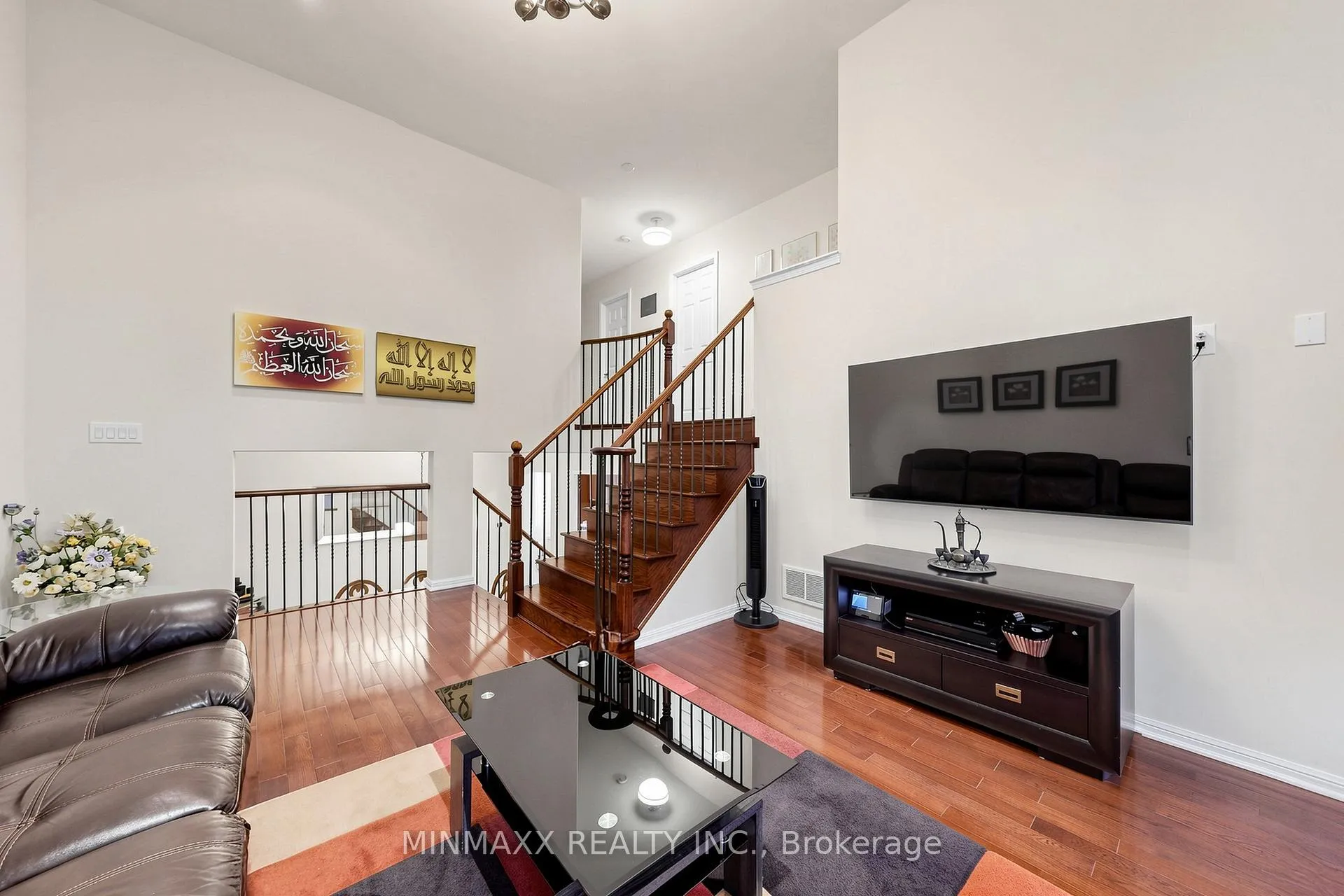 Photo 27 of 916 Minchin Way, Milton, Harrison — HOMEH