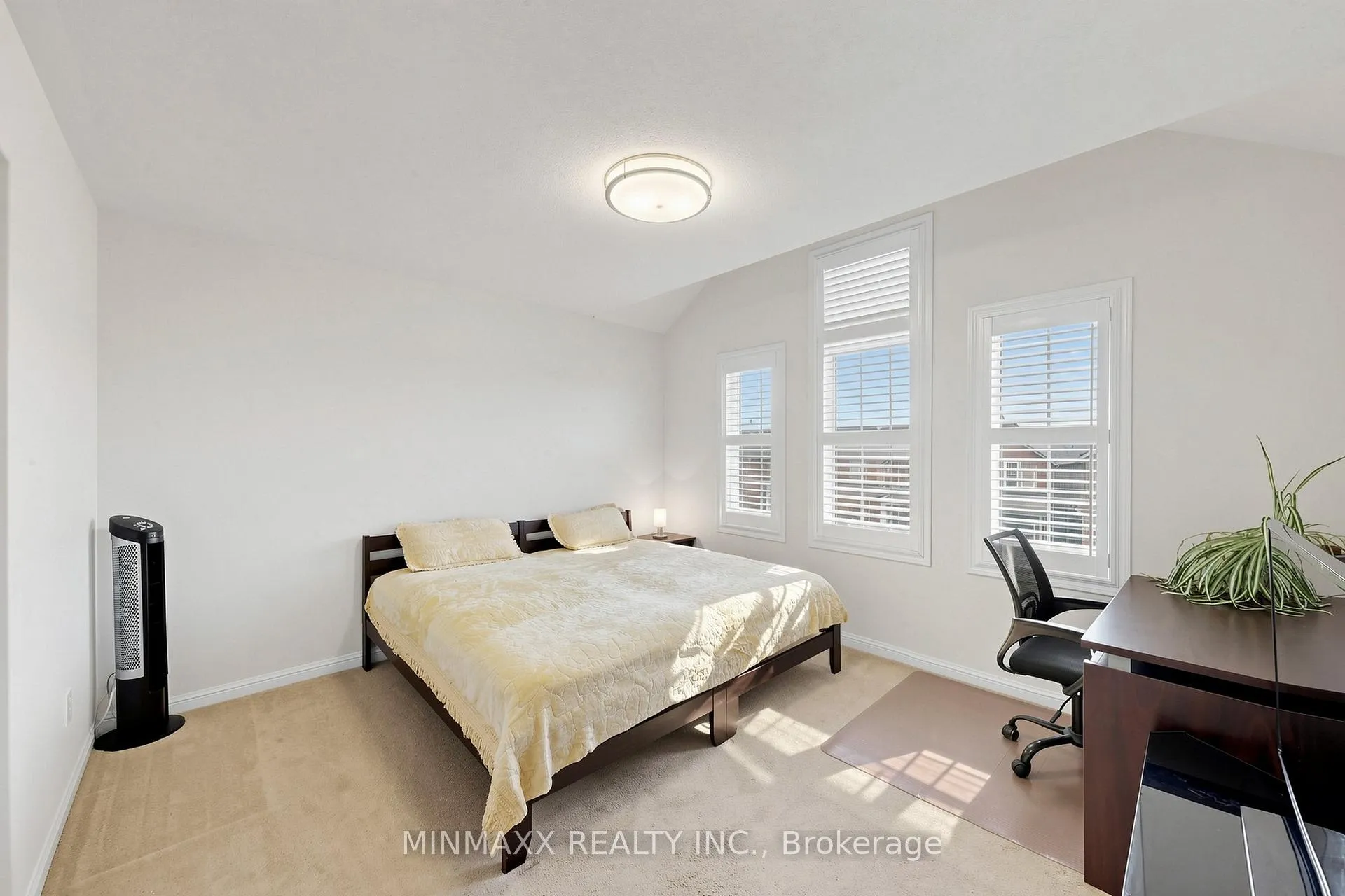 Photo 36 of 916 Minchin Way, Milton, Harrison — HOMEH