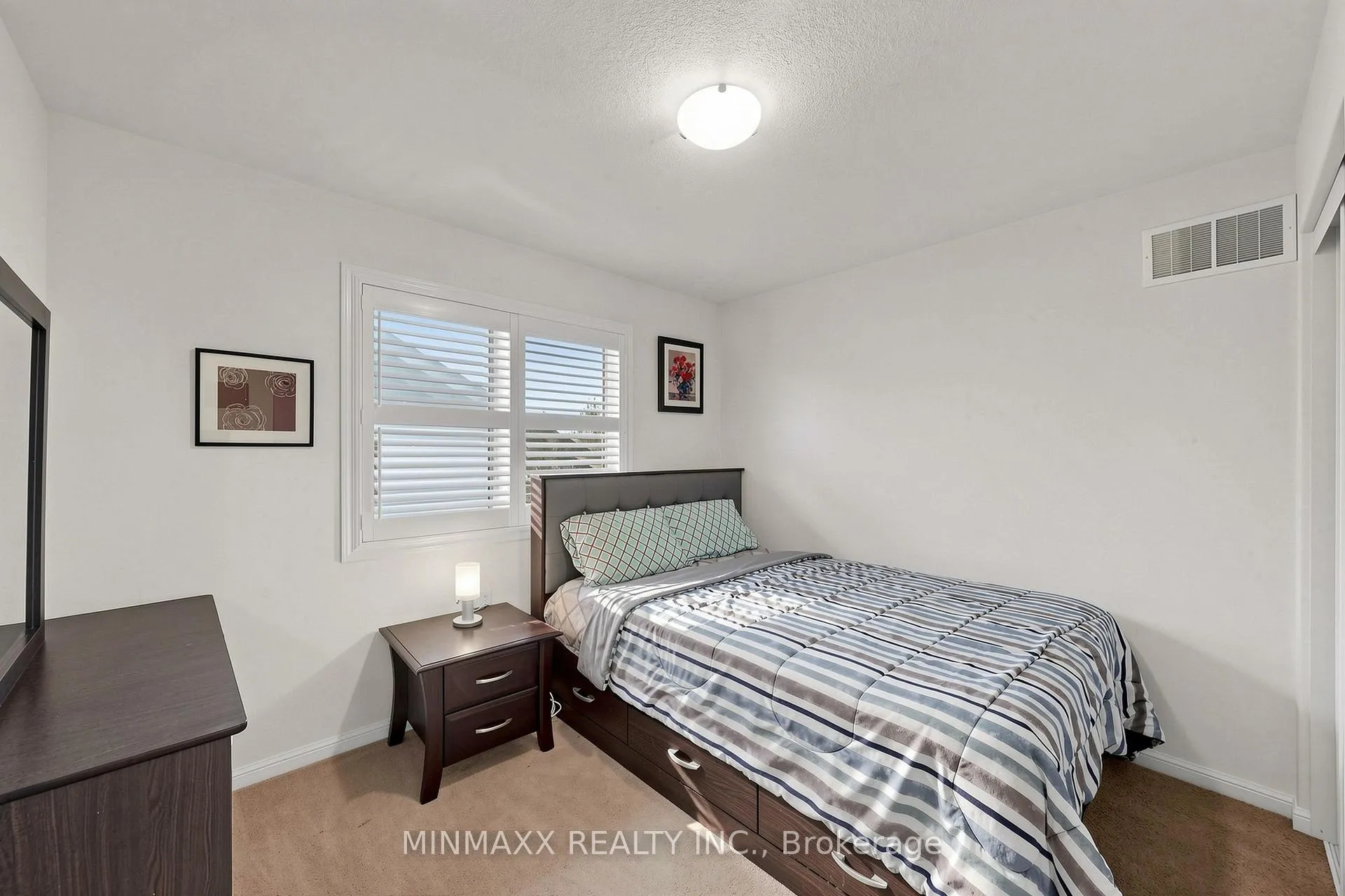Photo 39 of 916 Minchin Way, Milton, Harrison — HOMEH