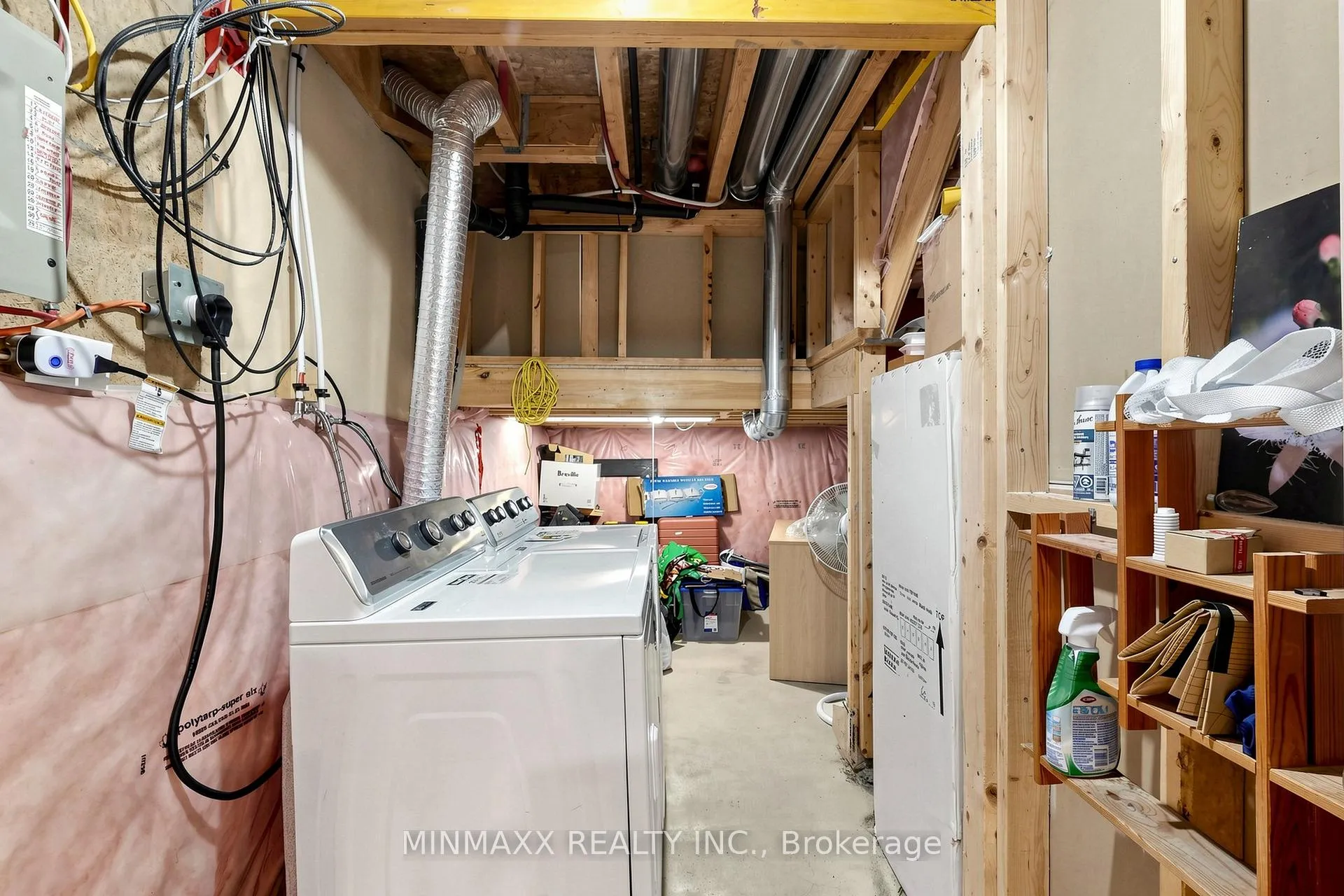Photo 47 of 916 Minchin Way, Milton, Harrison — HOMEH