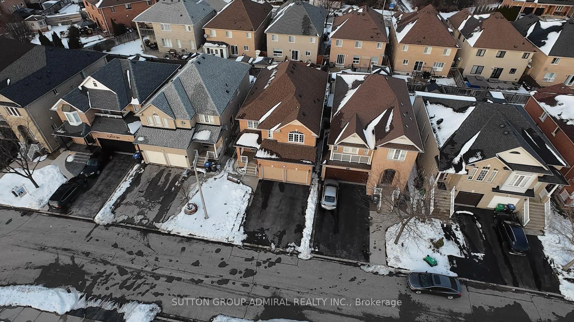 Photo 3 of 43 Newark Way, Brampton, Fletcher's Meadow — HOMEH