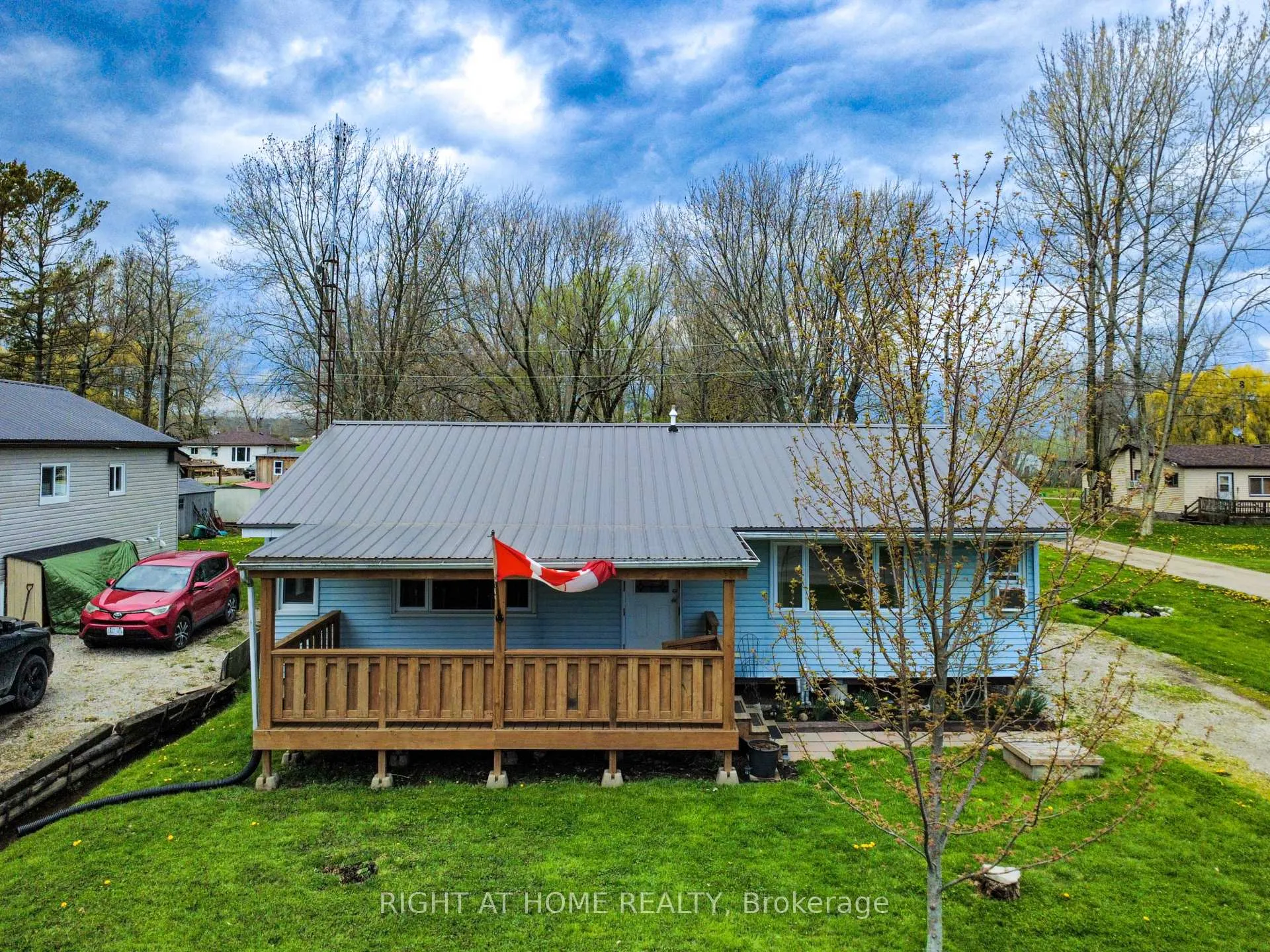 Photo 1 of 21 Lakeview Lane, Haldimand — HOMEH
