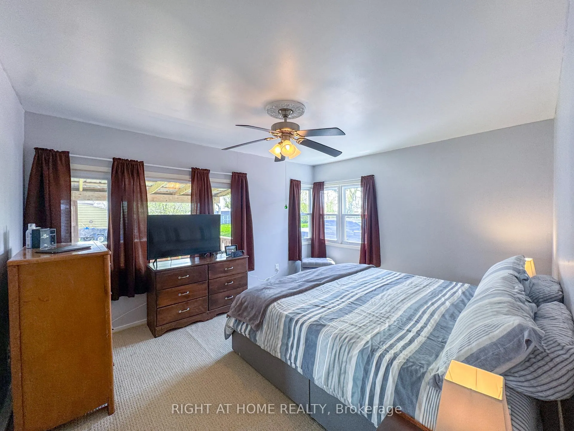 Photo 25 of 21 Lakeview Lane, Haldimand — HOMEH