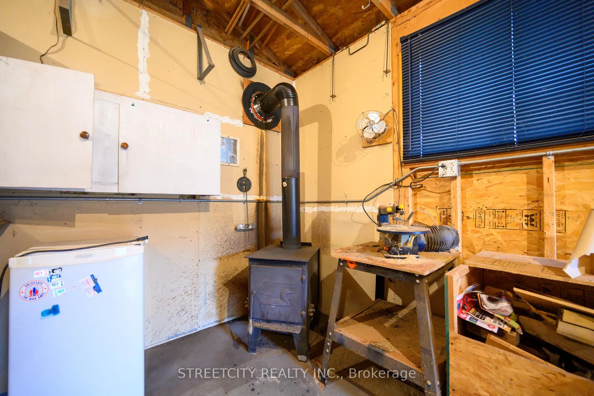 Photo 9 of 384 Brock Street N, Brantford — HOMEH