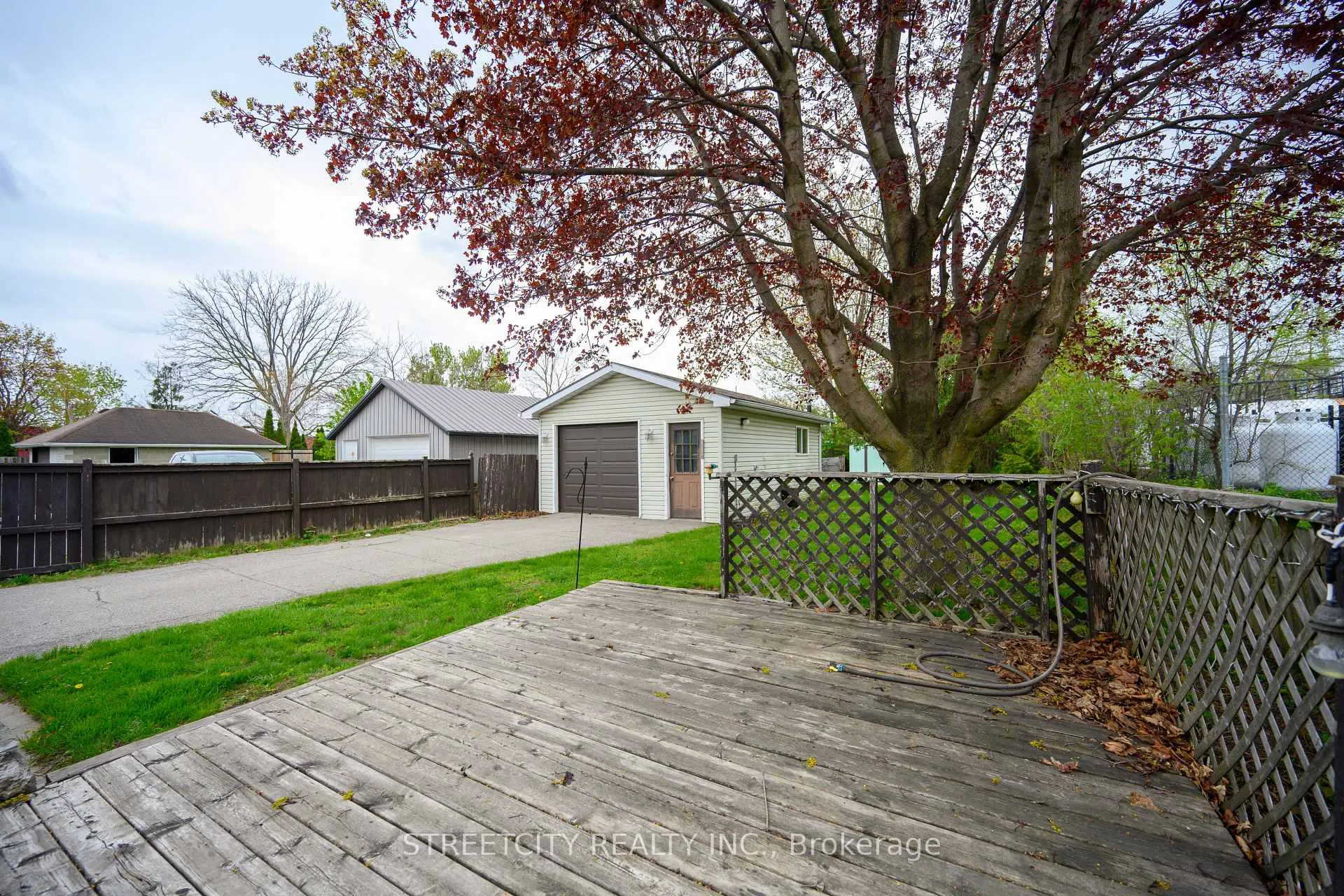 Photo 16 of 384 Brock Street N, Brantford — HOMEH