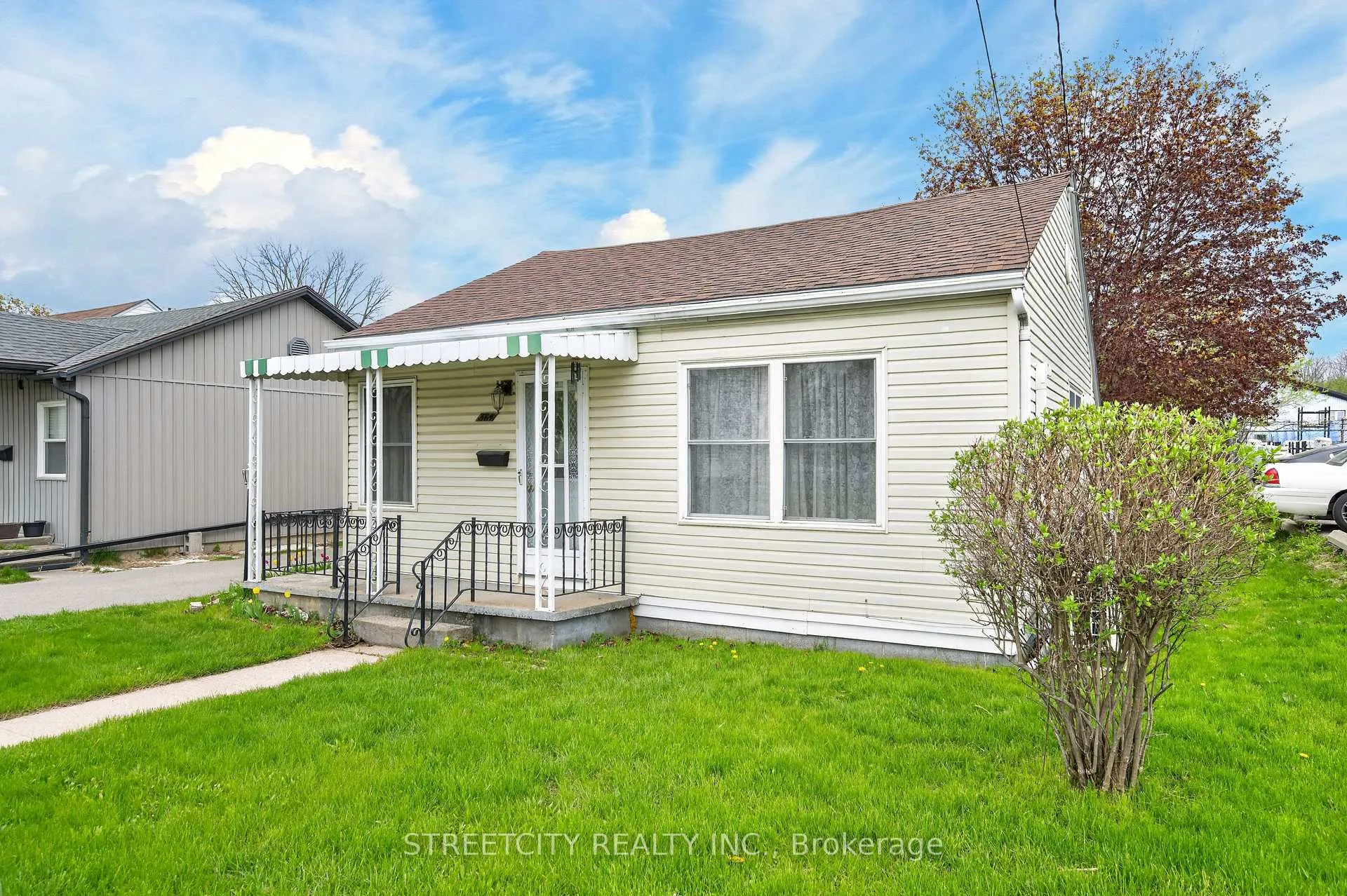 Photo 20 of 384 Brock Street N, Brantford — HOMEH