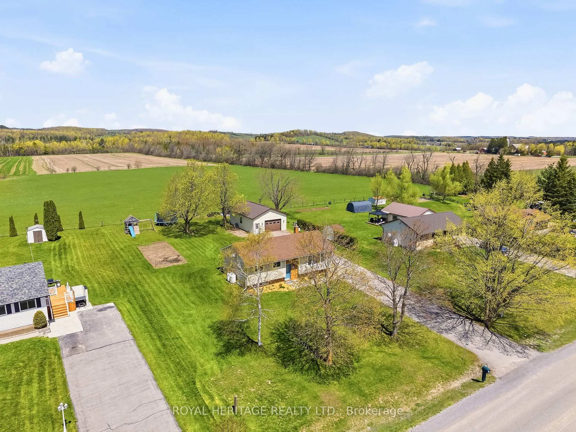 Photo 3 of 756 Wilson Line, Cavan Monaghan, Cavan Twp — HOMEH