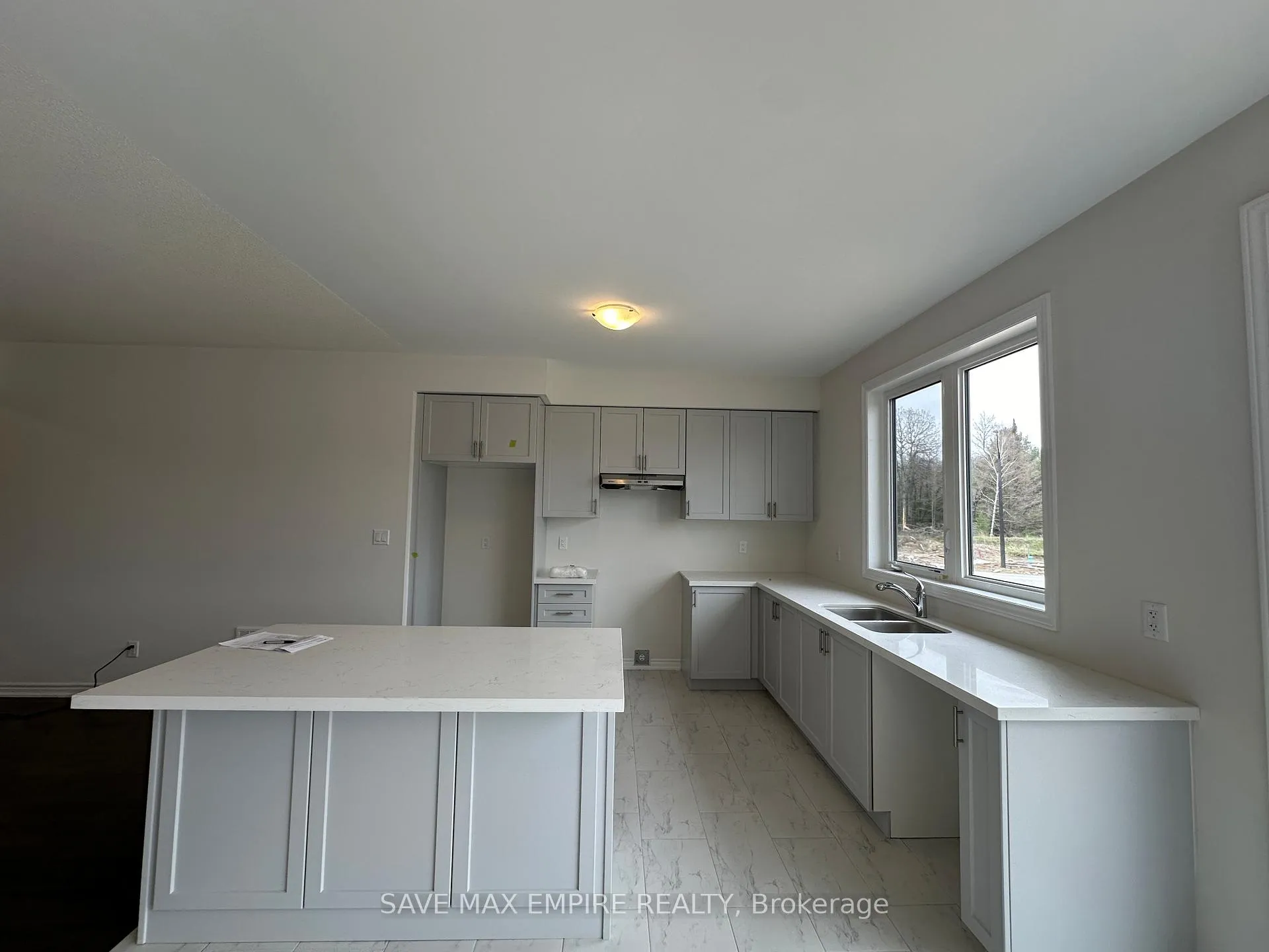 Photo 7 of 3 Tran Street, Wasaga Beach — HOMEH