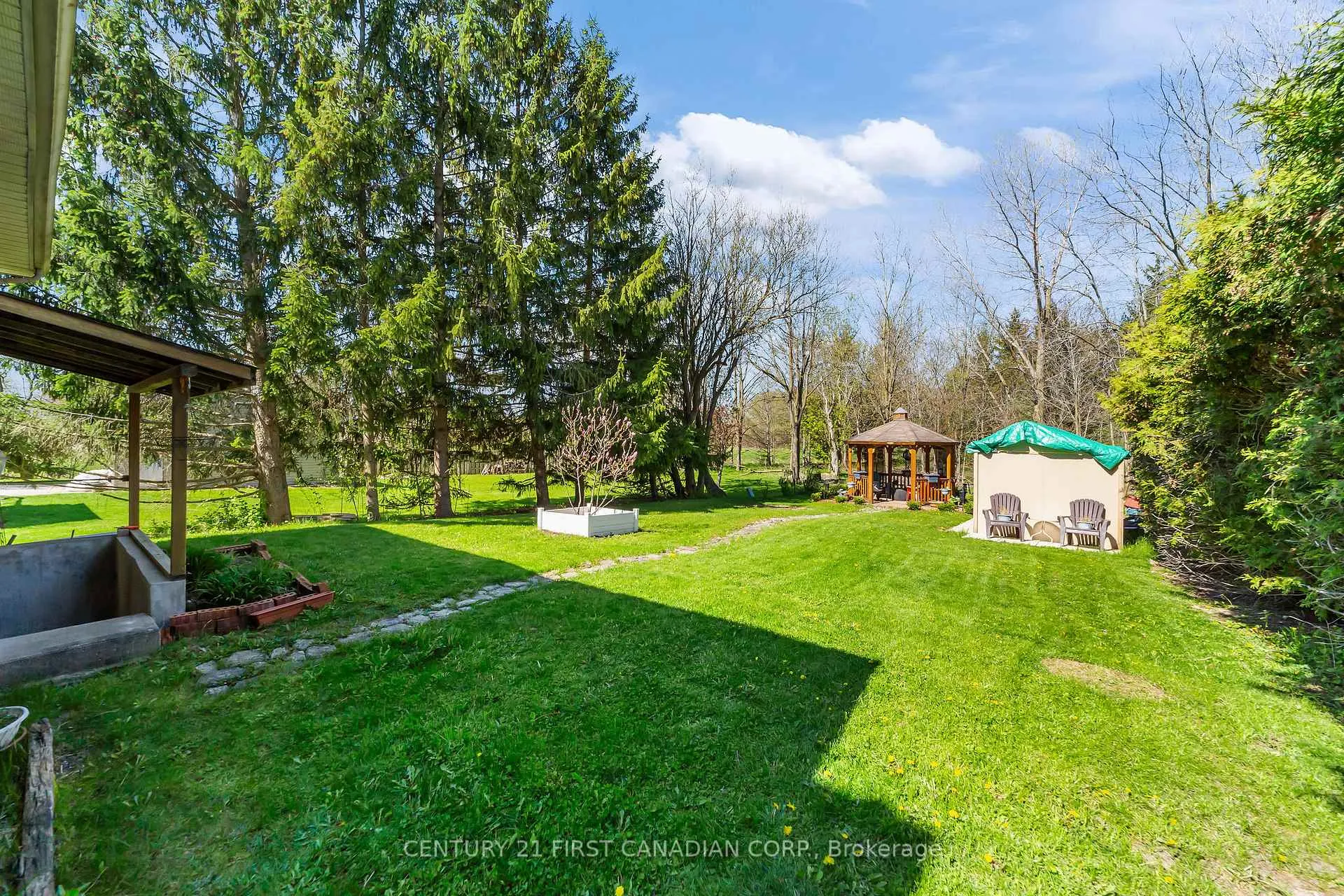Photo 7 of 129 Albert Street, Lucan Biddulph, Lucan — HOMEH