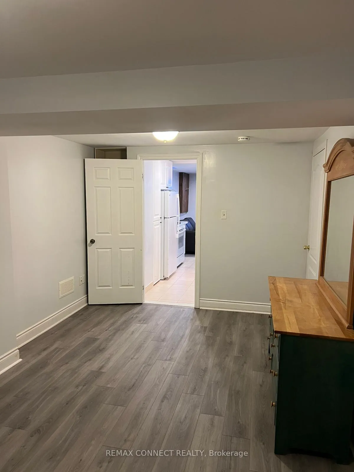 Photo 4 of 532 B Lightfoot Place, Pickering, Woodlands — HOMEH