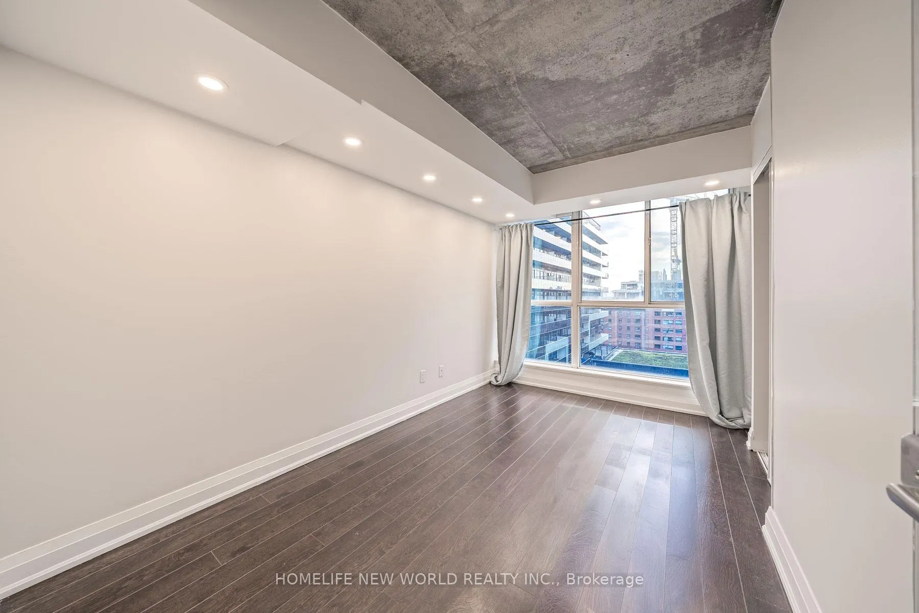 Photo 9 of Unit 1020, 1029 King Street W, Toronto, Niagara — HOMEH