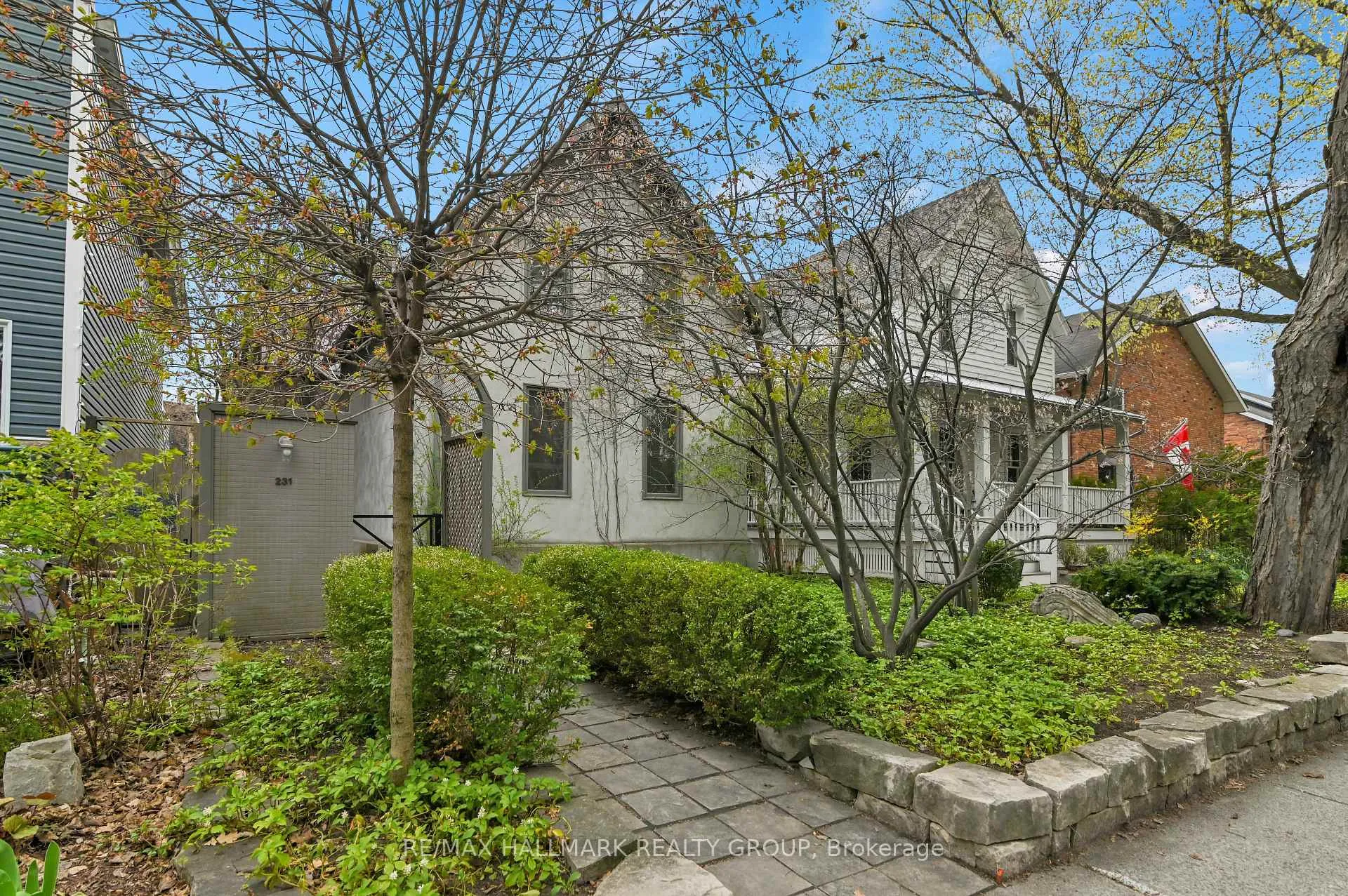 Photo 2 of 231 Mackay Street, Ottawa, New Edinburgh — HOMEH