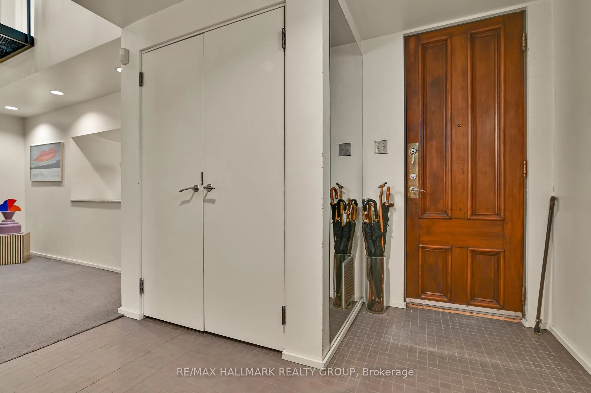 Photo 3 of 231 Mackay Street, Ottawa, New Edinburgh — HOMEH