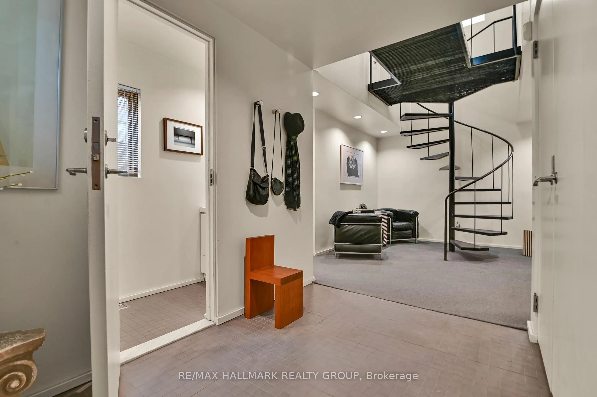 Photo 5 of 231 Mackay Street, Ottawa, New Edinburgh — HOMEH