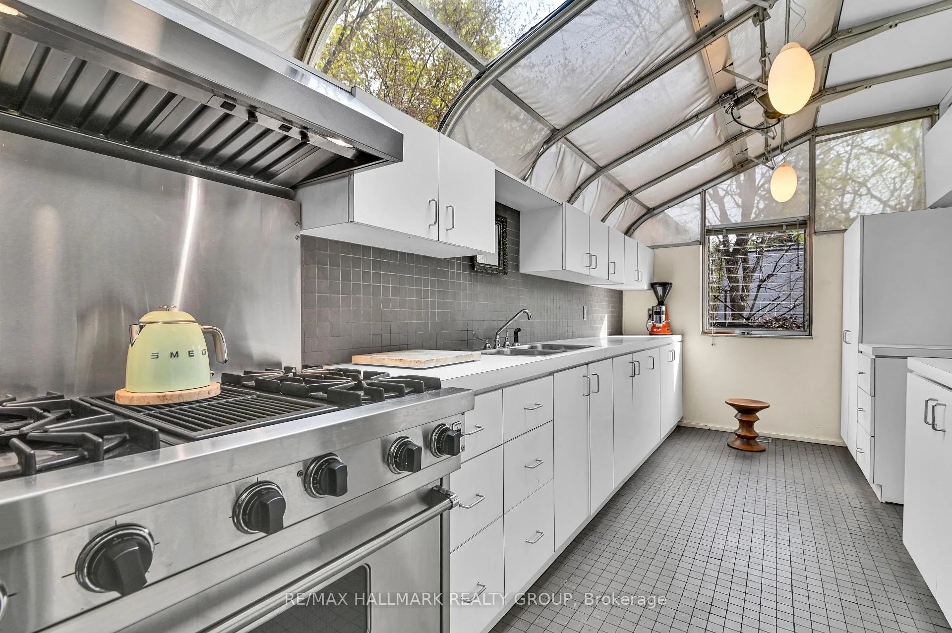 Photo 17 of 231 Mackay Street, Ottawa, New Edinburgh — HOMEH