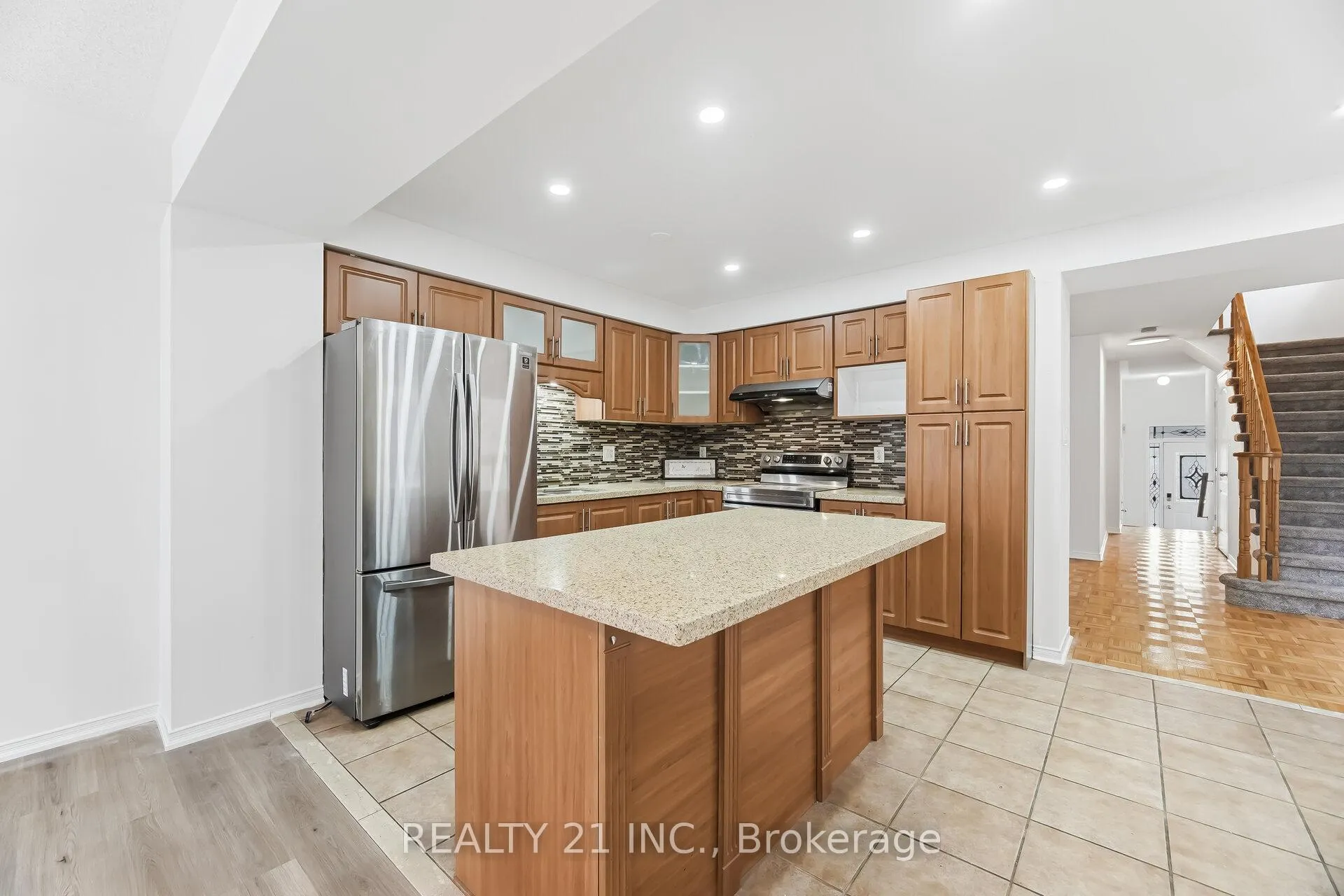 Photo 8 of 76 Sweet Clover Crescent, Brampton, Sandringham-Wellington — HOMEH