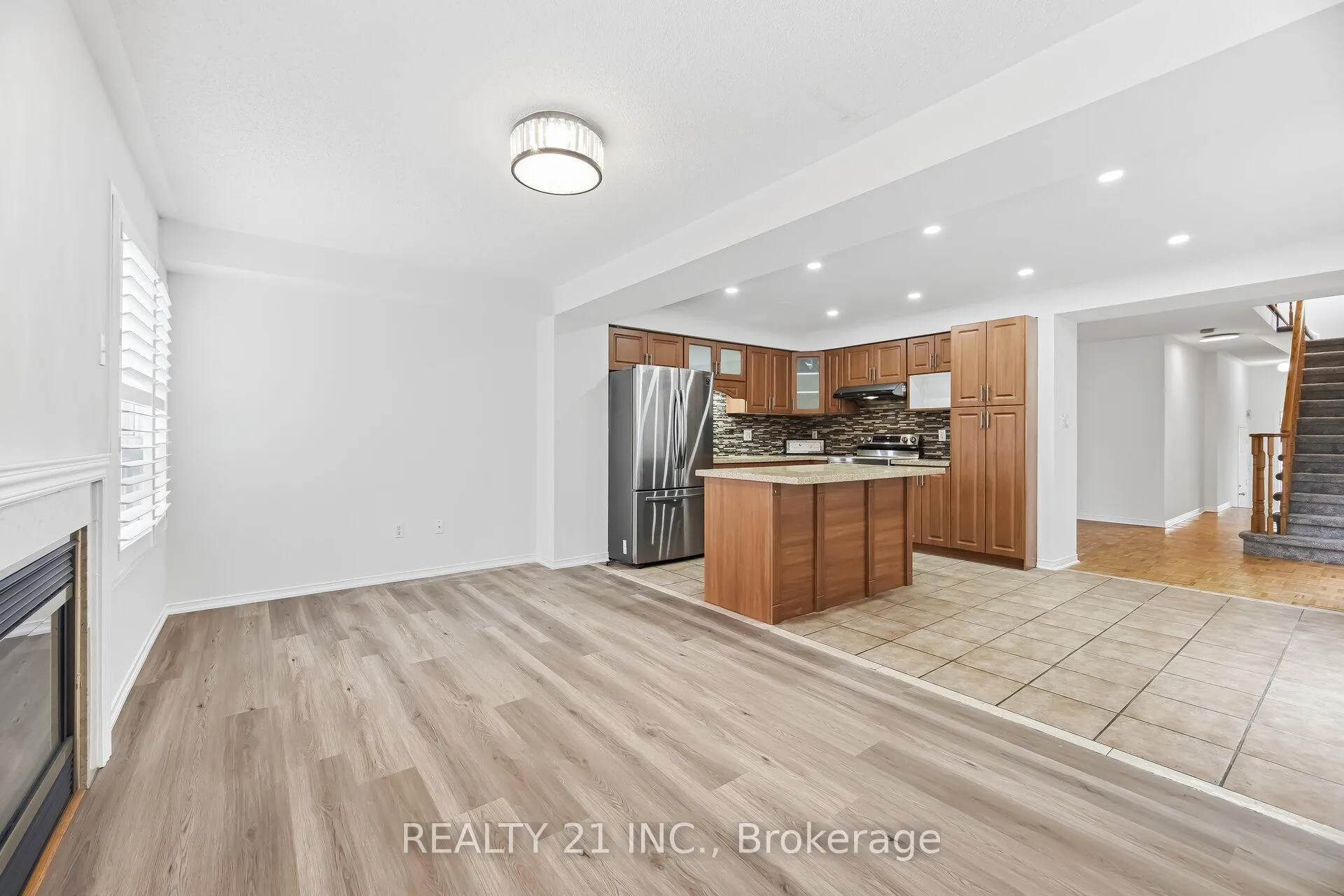 Photo 12 of 76 Sweet Clover Crescent, Brampton, Sandringham-Wellington — HOMEH