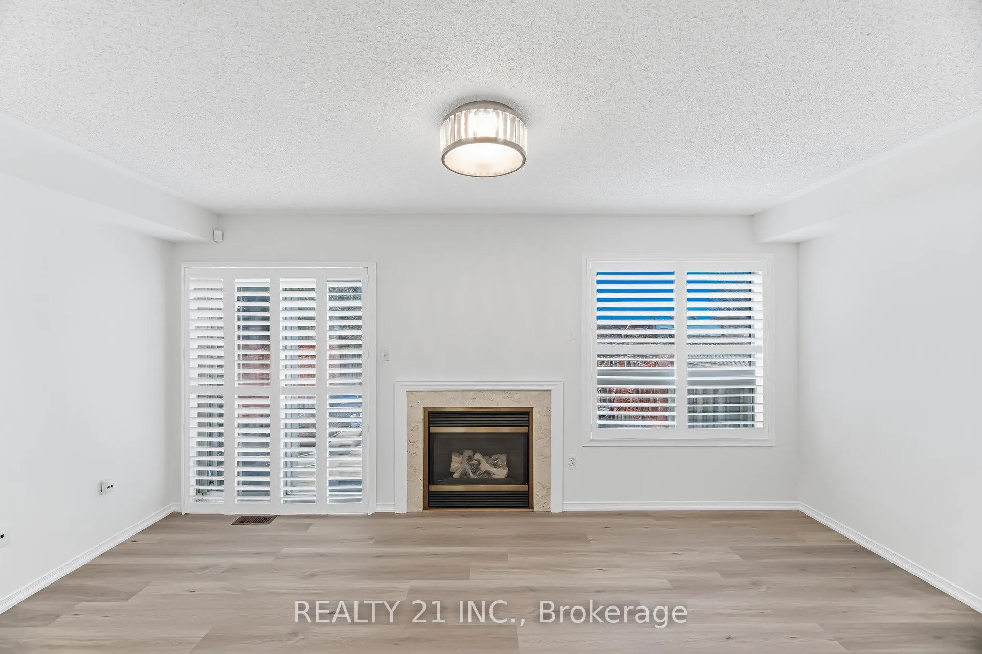 Photo 13 of 76 Sweet Clover Crescent, Brampton, Sandringham-Wellington — HOMEH