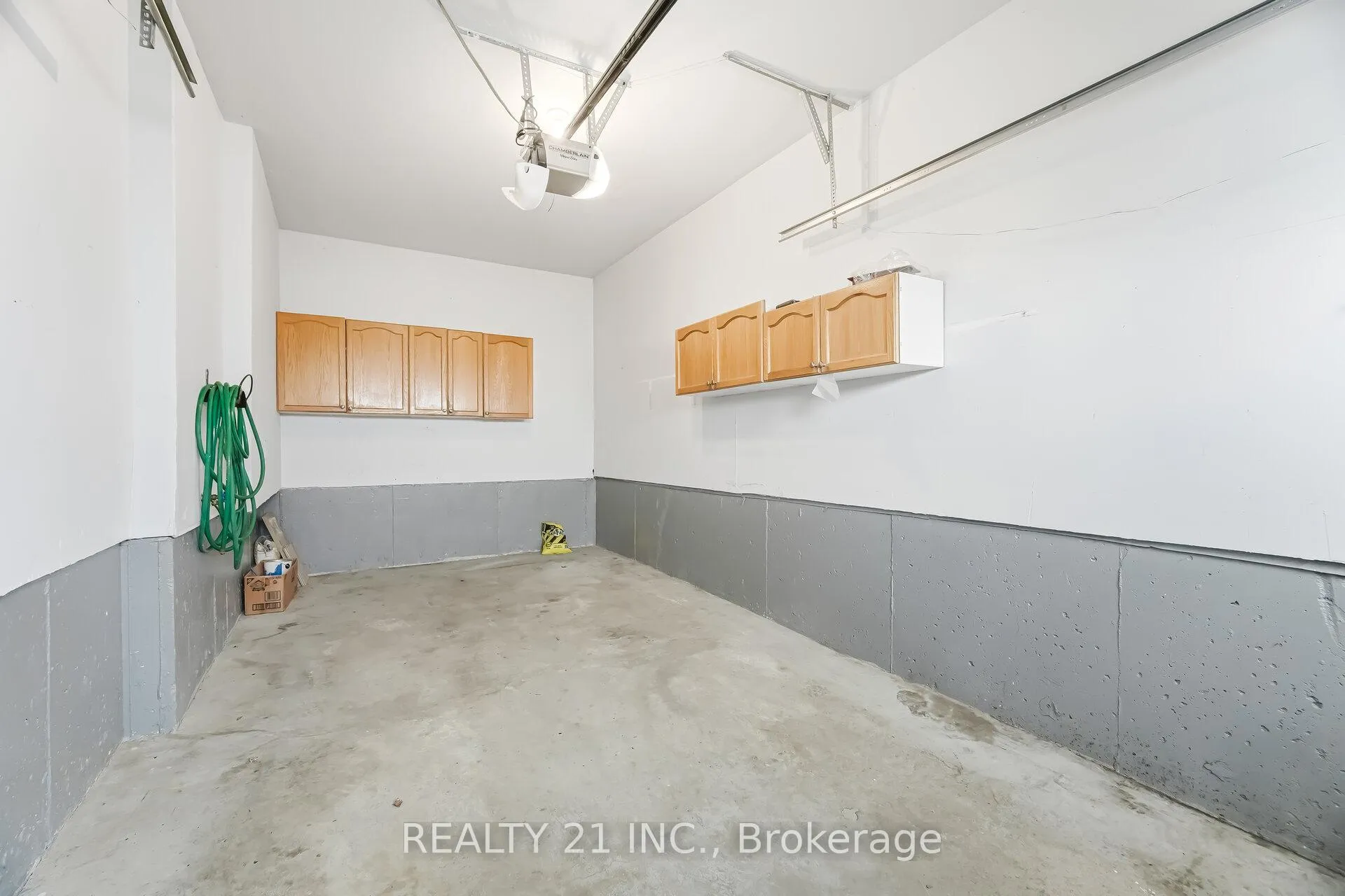 Photo 18 of 76 Sweet Clover Crescent, Brampton, Sandringham-Wellington — HOMEH