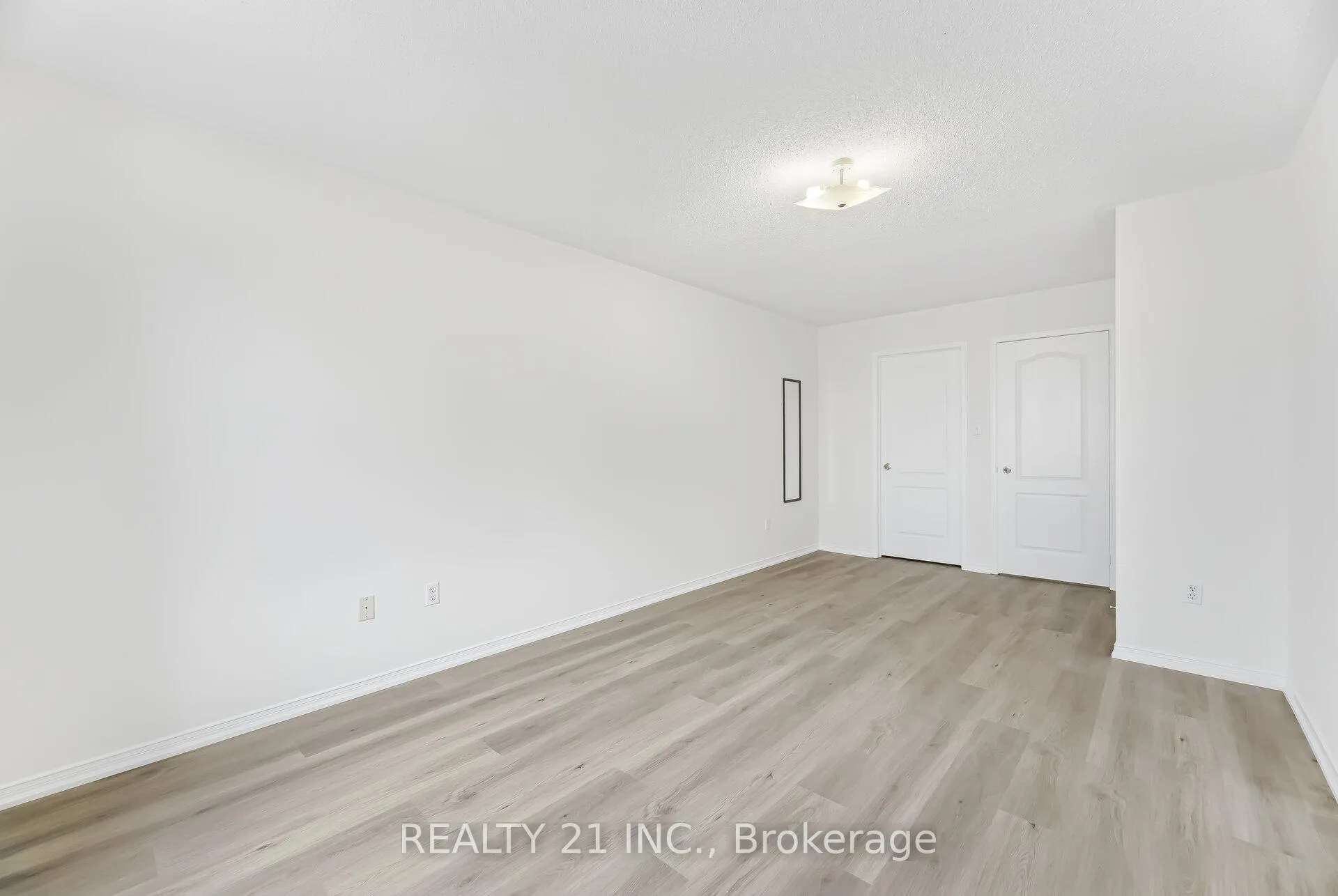 Photo 22 of 76 Sweet Clover Crescent, Brampton, Sandringham-Wellington — HOMEH
